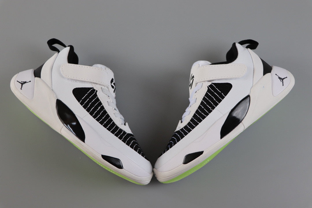 Nike air jordan retro blanc noir jaune chaussures