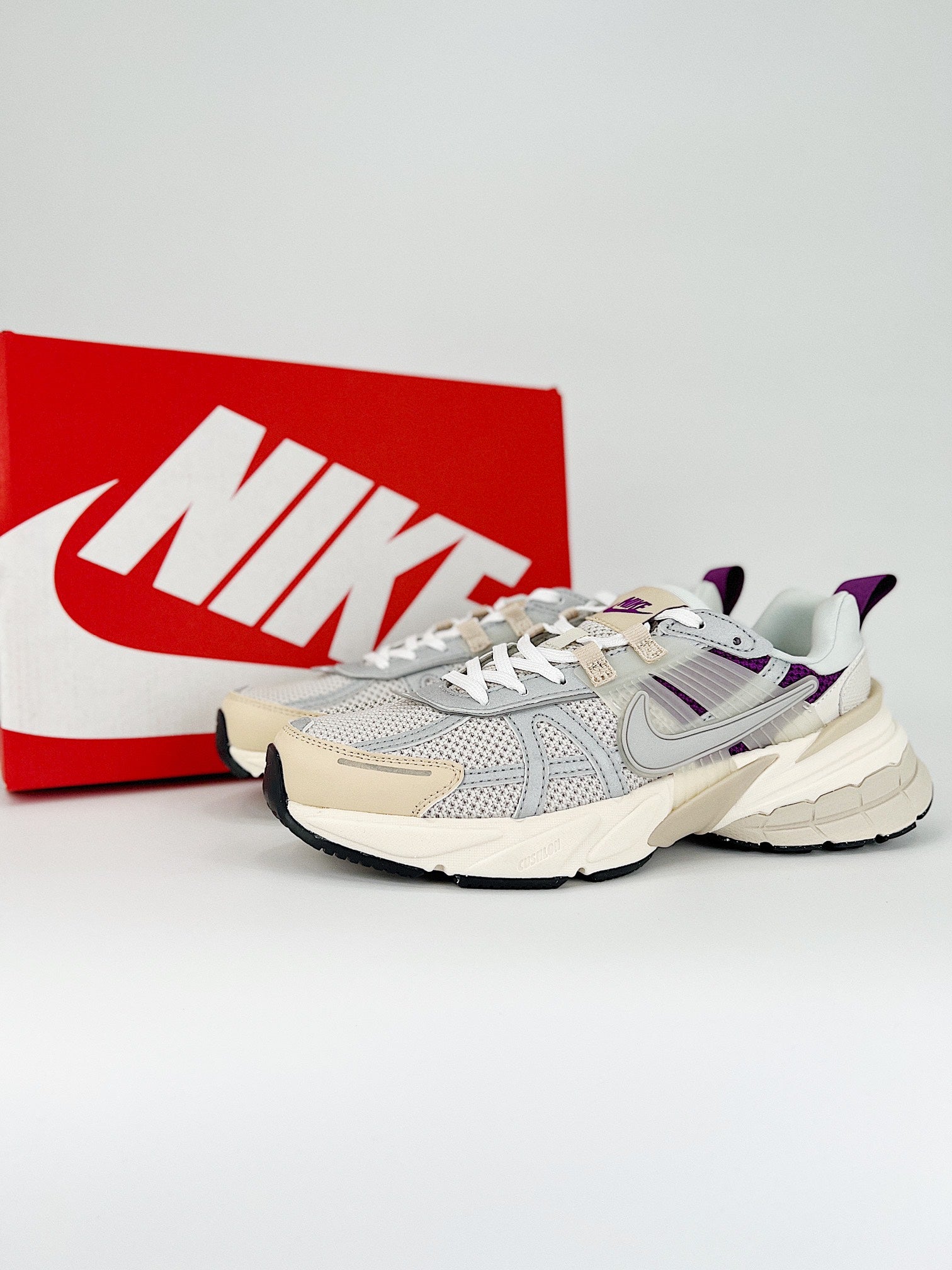Nike V2k run light grey