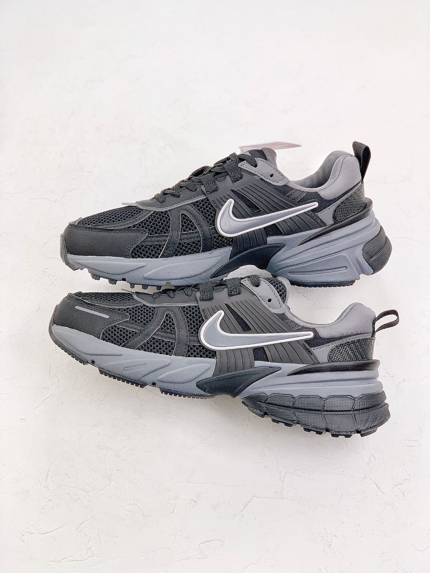 Nike V2k run gray