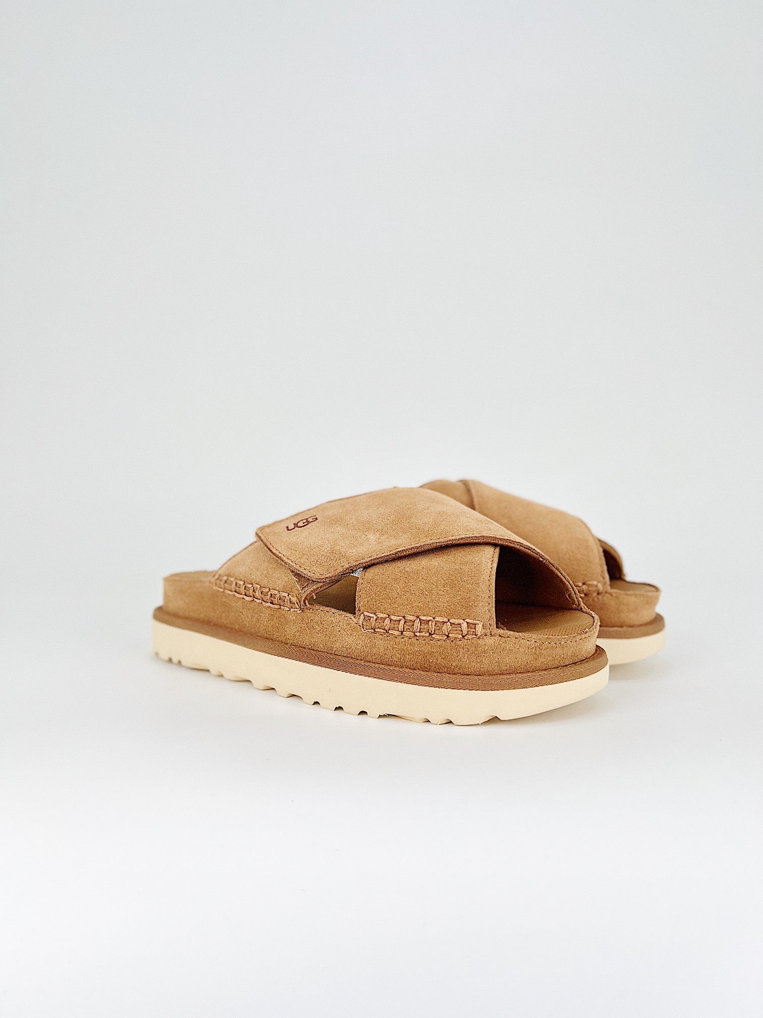 UGG Goldenstar Cross slides chestnut