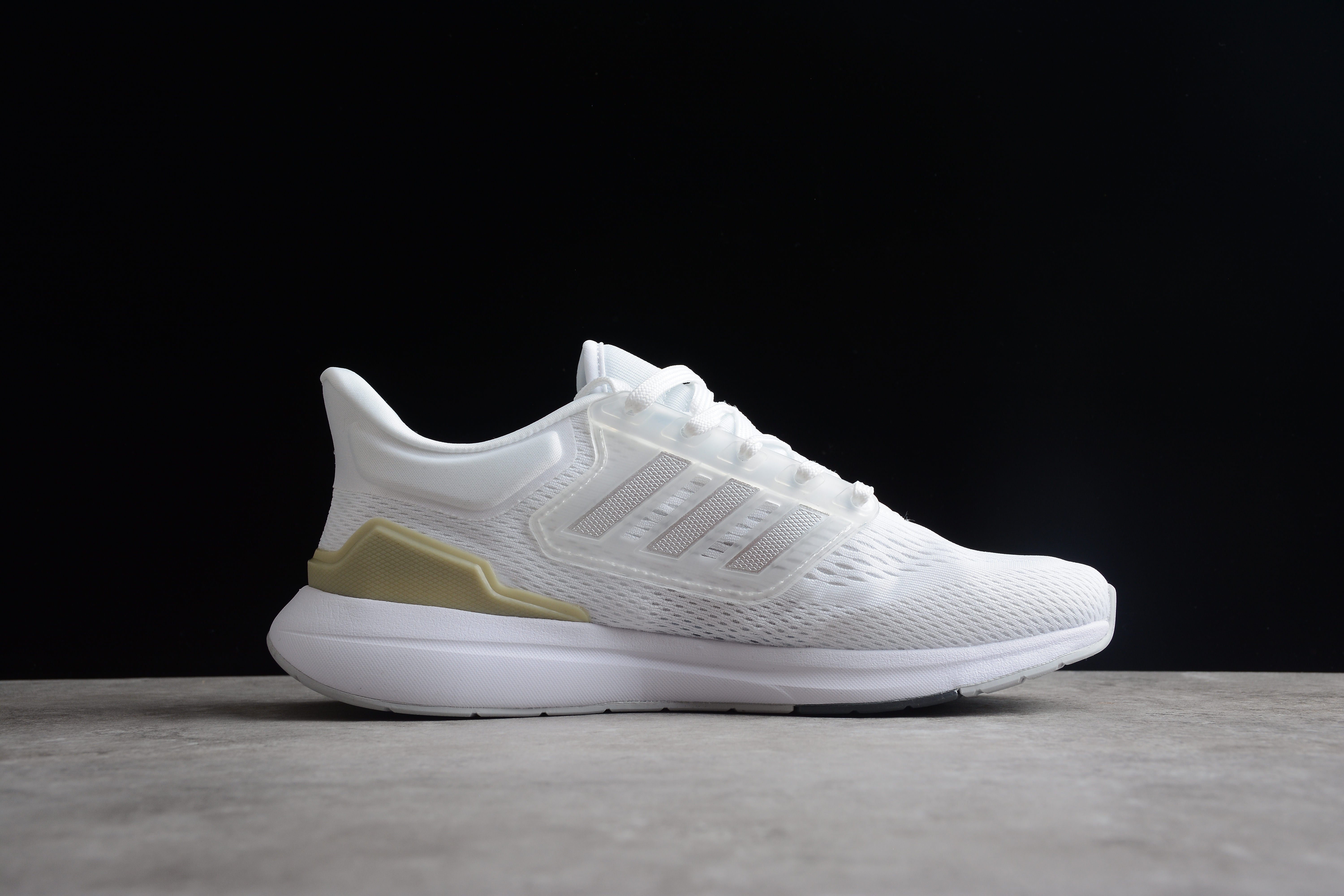 Adidas EQ21 RUN white/gold