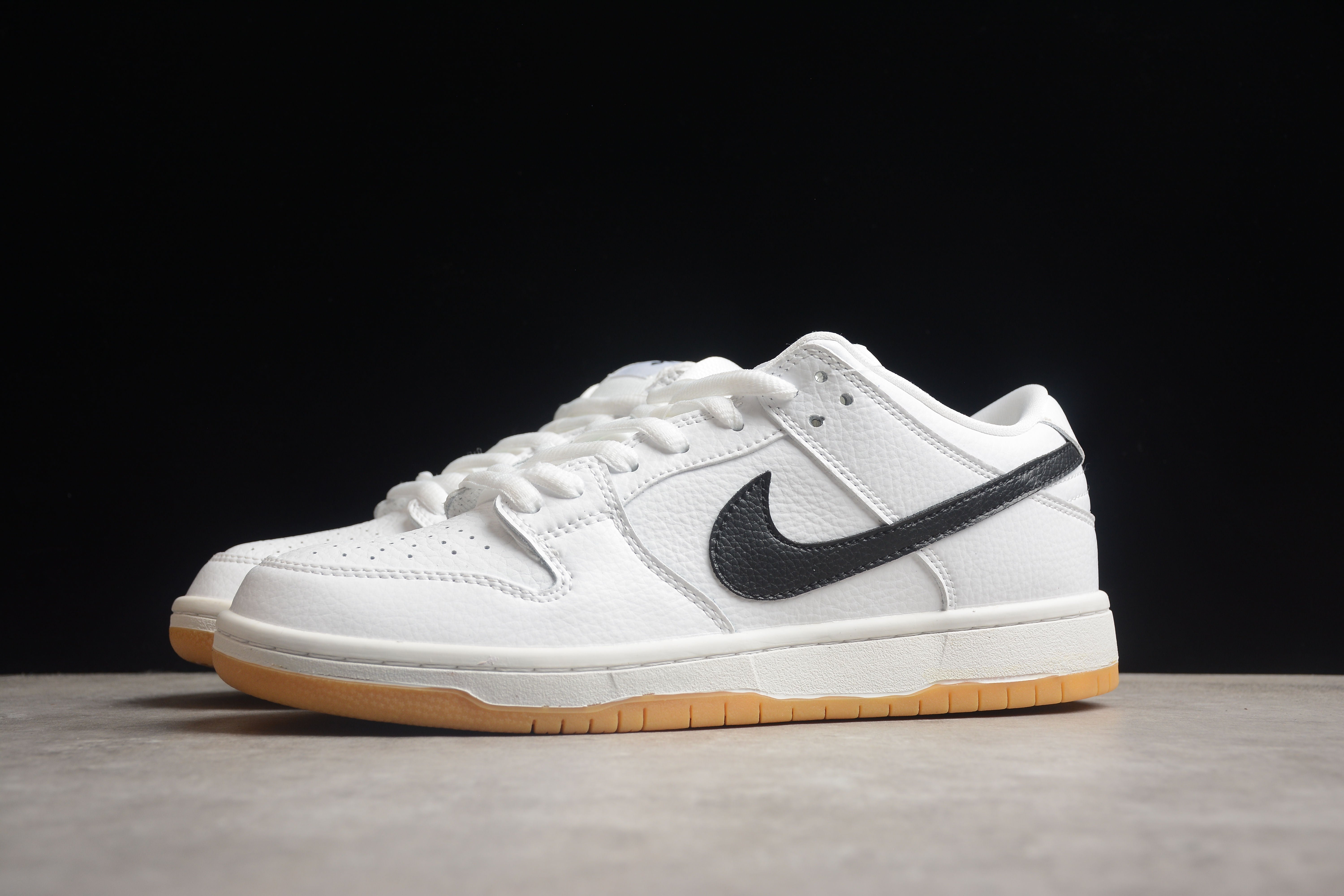 Nike SB dunk low white shoes