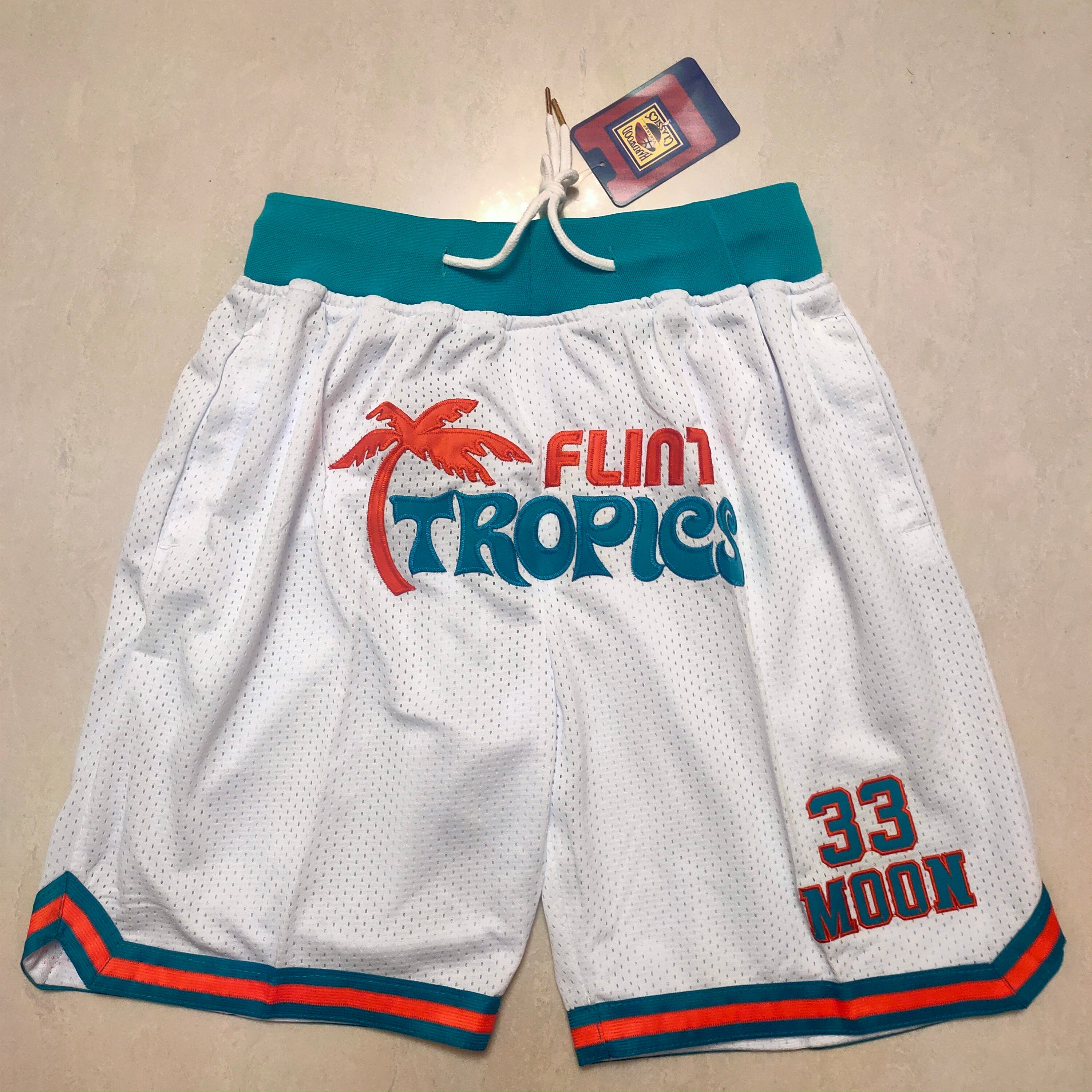 Flint tropics 33 moon white shorts