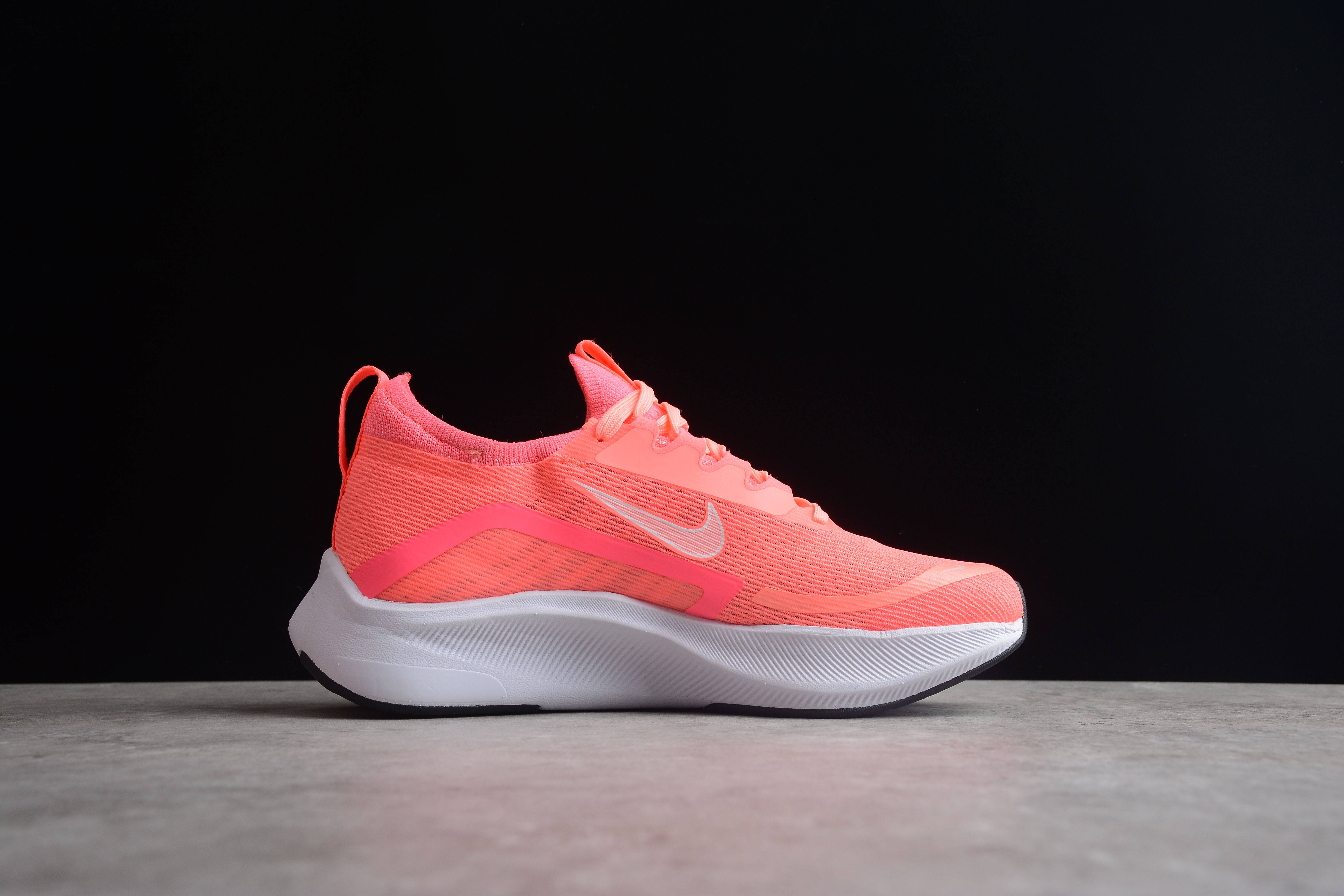 NK zoom Fly 4 pink