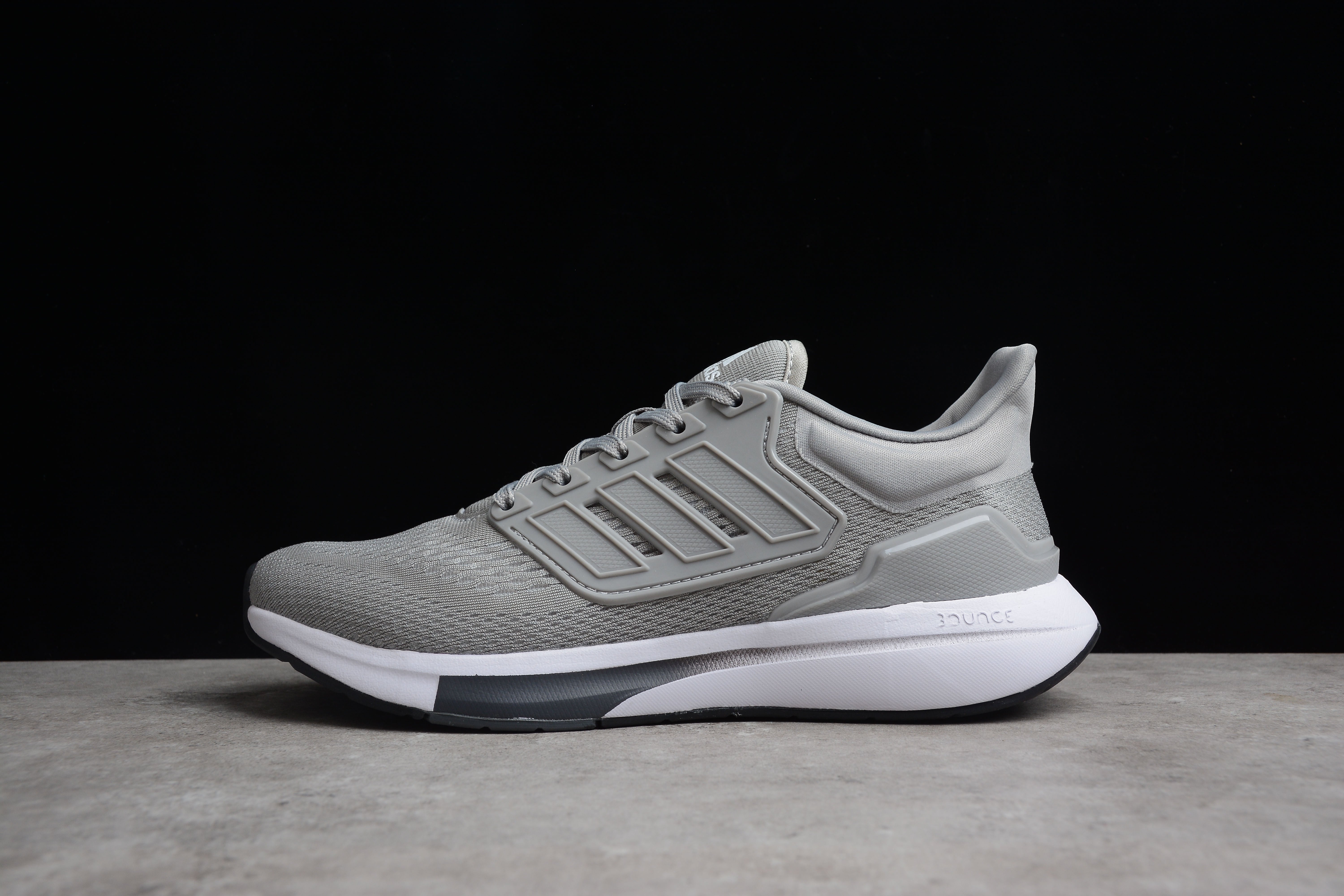 Adidas EQ21 RUN grey