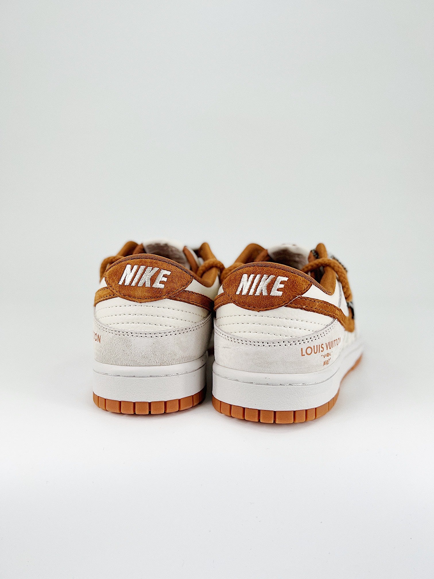 NIKE DUNK LOW RETRO SB & LV
" Beige orange "