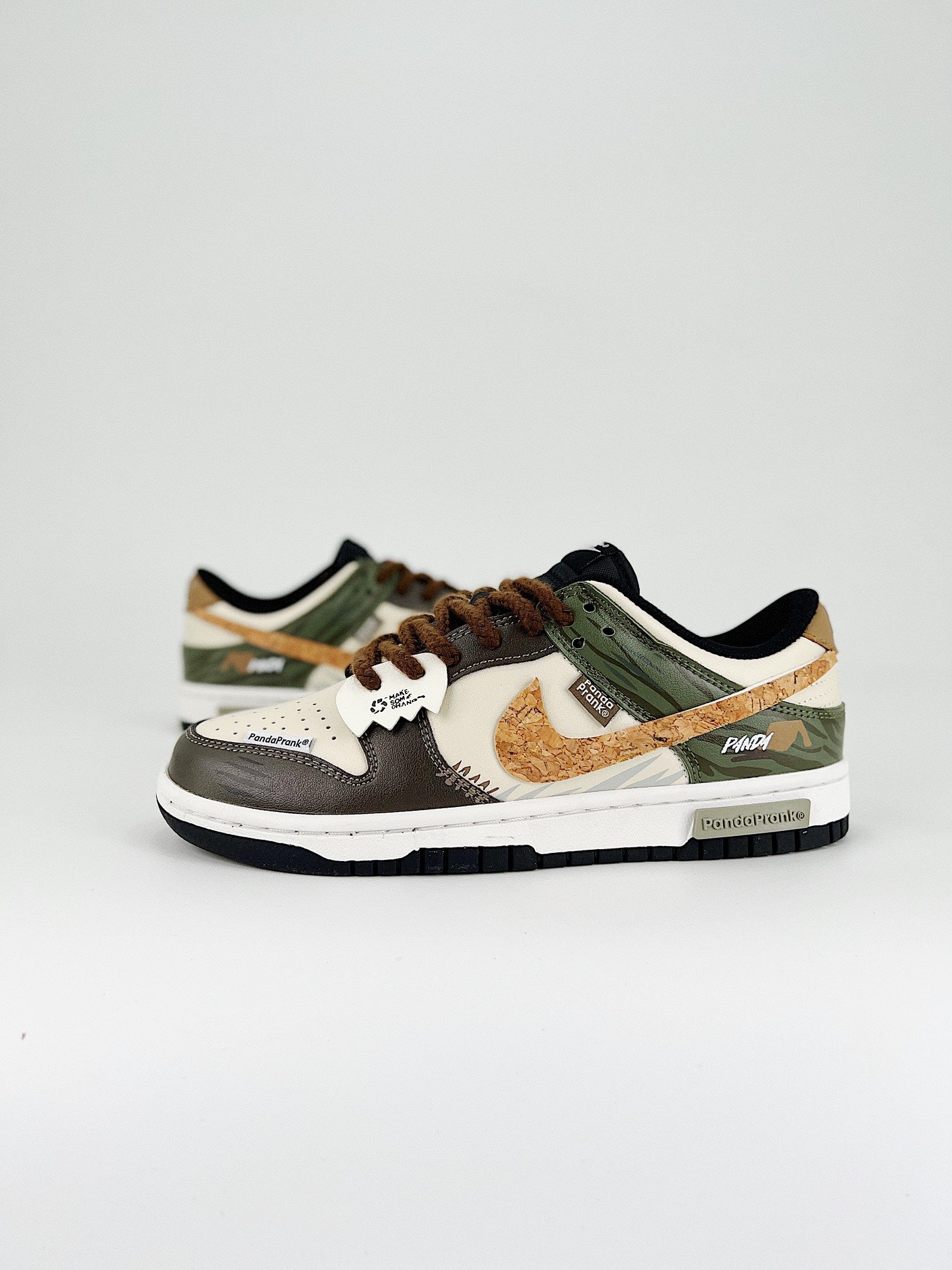 NIKE DUNK LOW RETRO SB 
" wood"