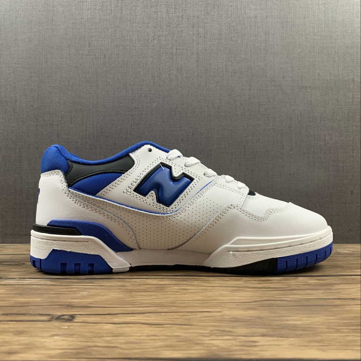 NB 550 royal blue shoes