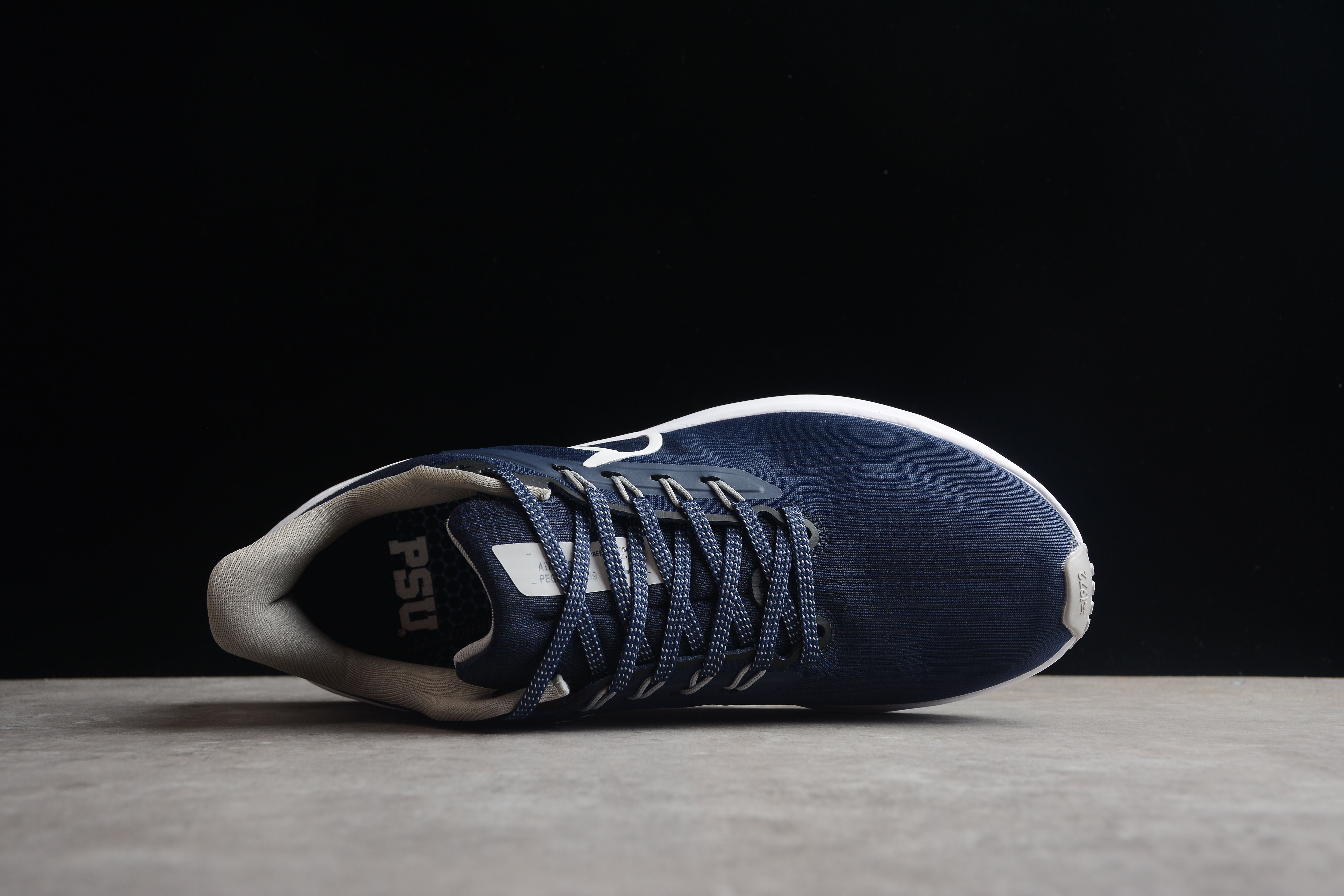Nike pegasus navy blue