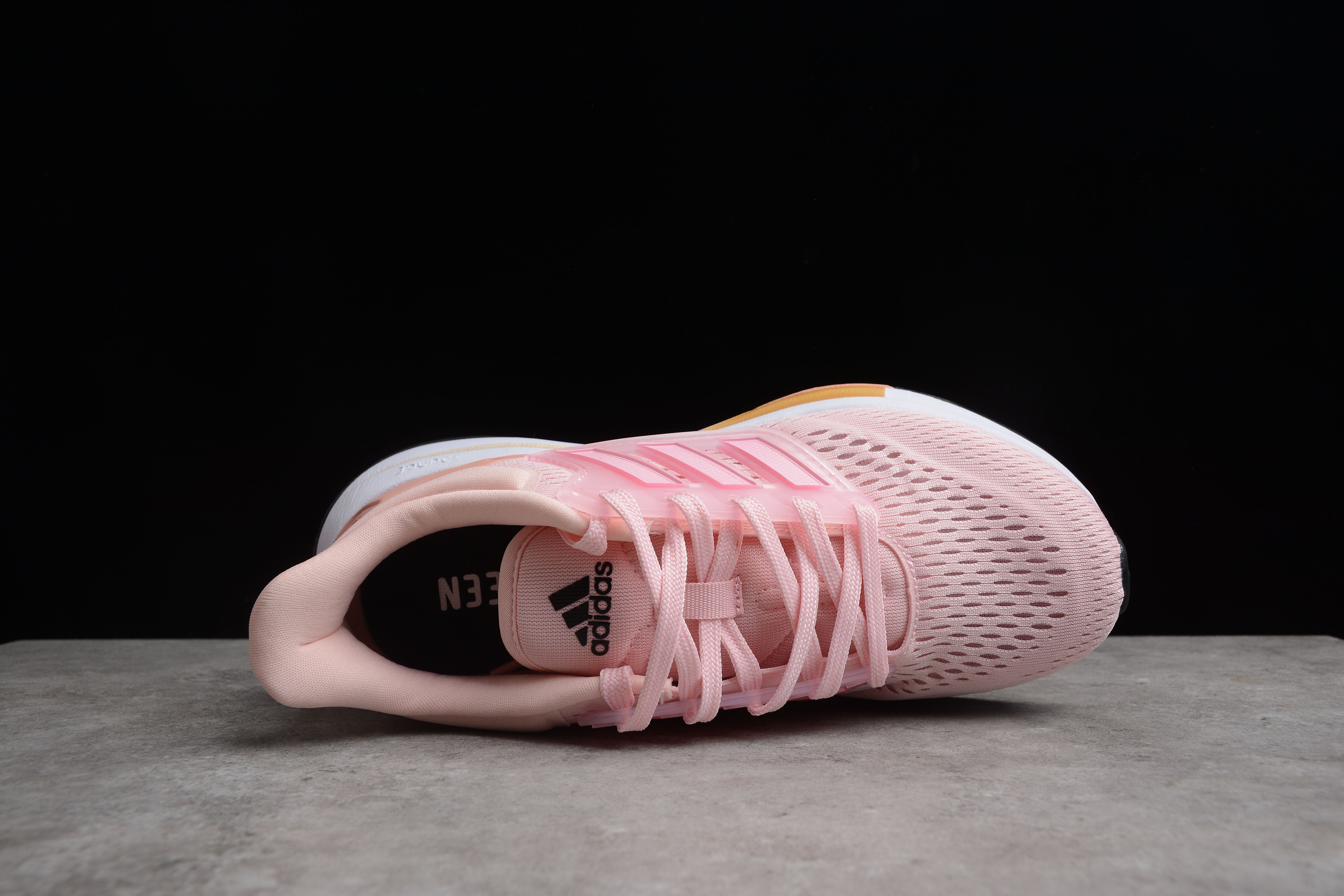 Adidas EQ21 RUN pink
