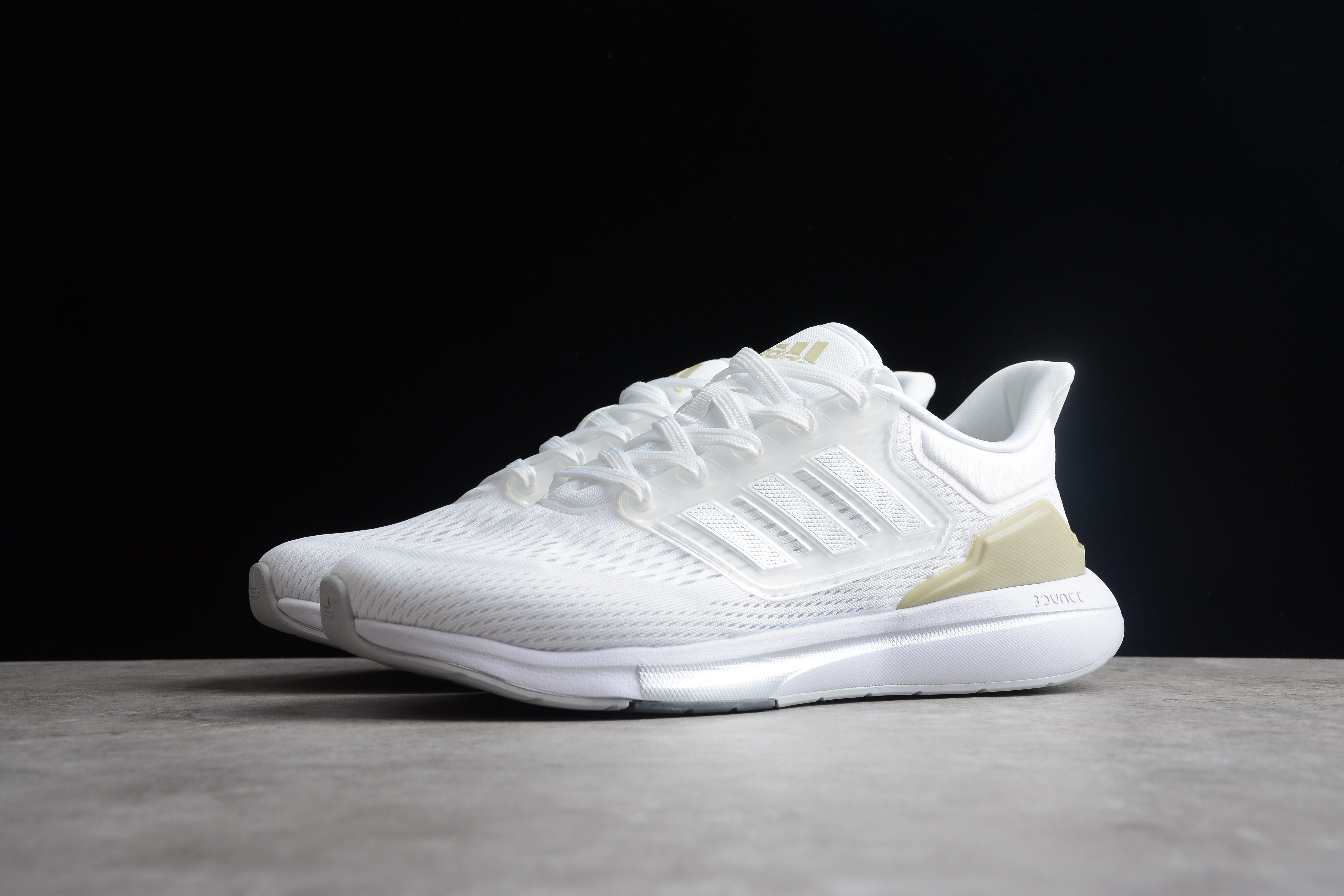 Adidas EQ21 RUN white/gold