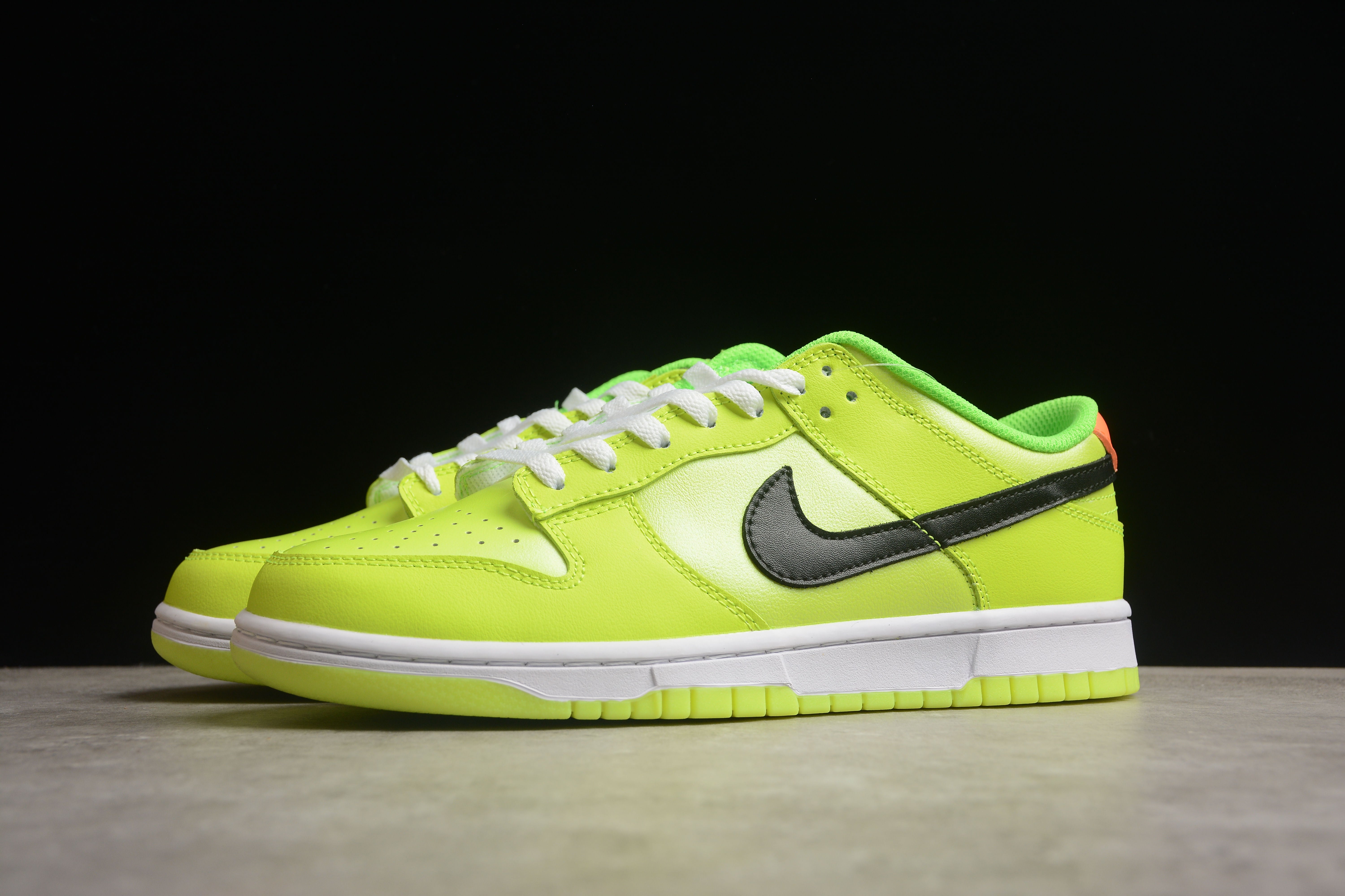 Nike SB dunk low chaussures néon