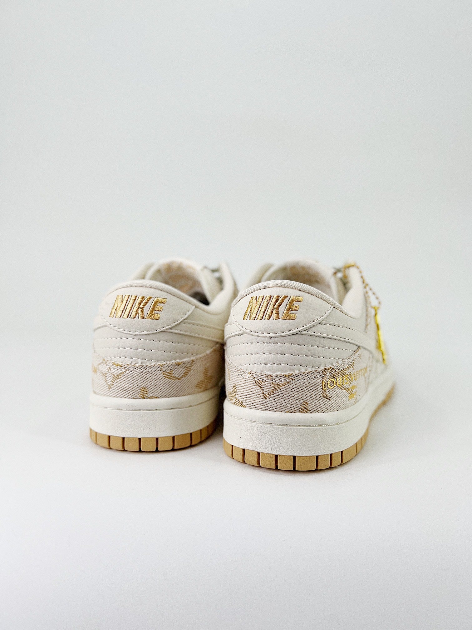 NIKE DUNK LOW RETRO SB & LV
" Beige gold"