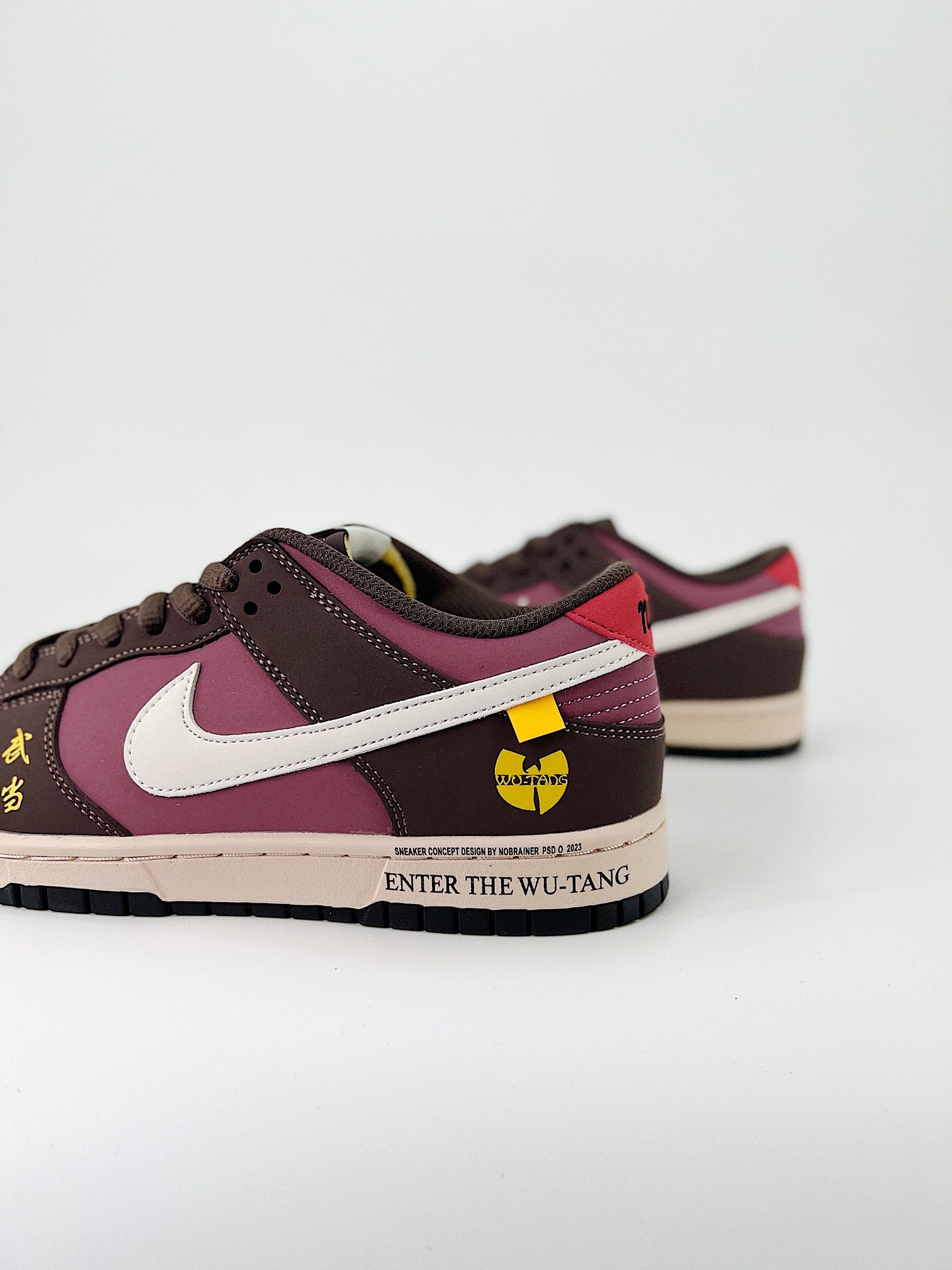 NIKE DUNK LOW RETRO SB 
"ENTE THE WA-TANG"