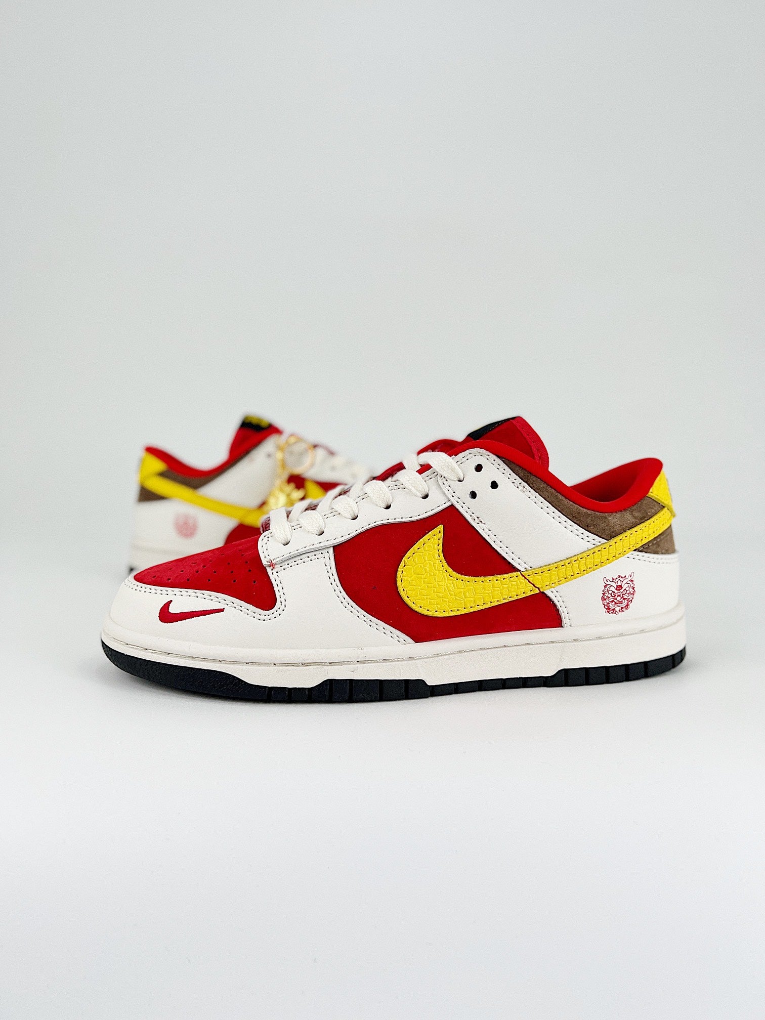 NIKE DUNK LOW RETRO SB 
"Chinese DRAGON"