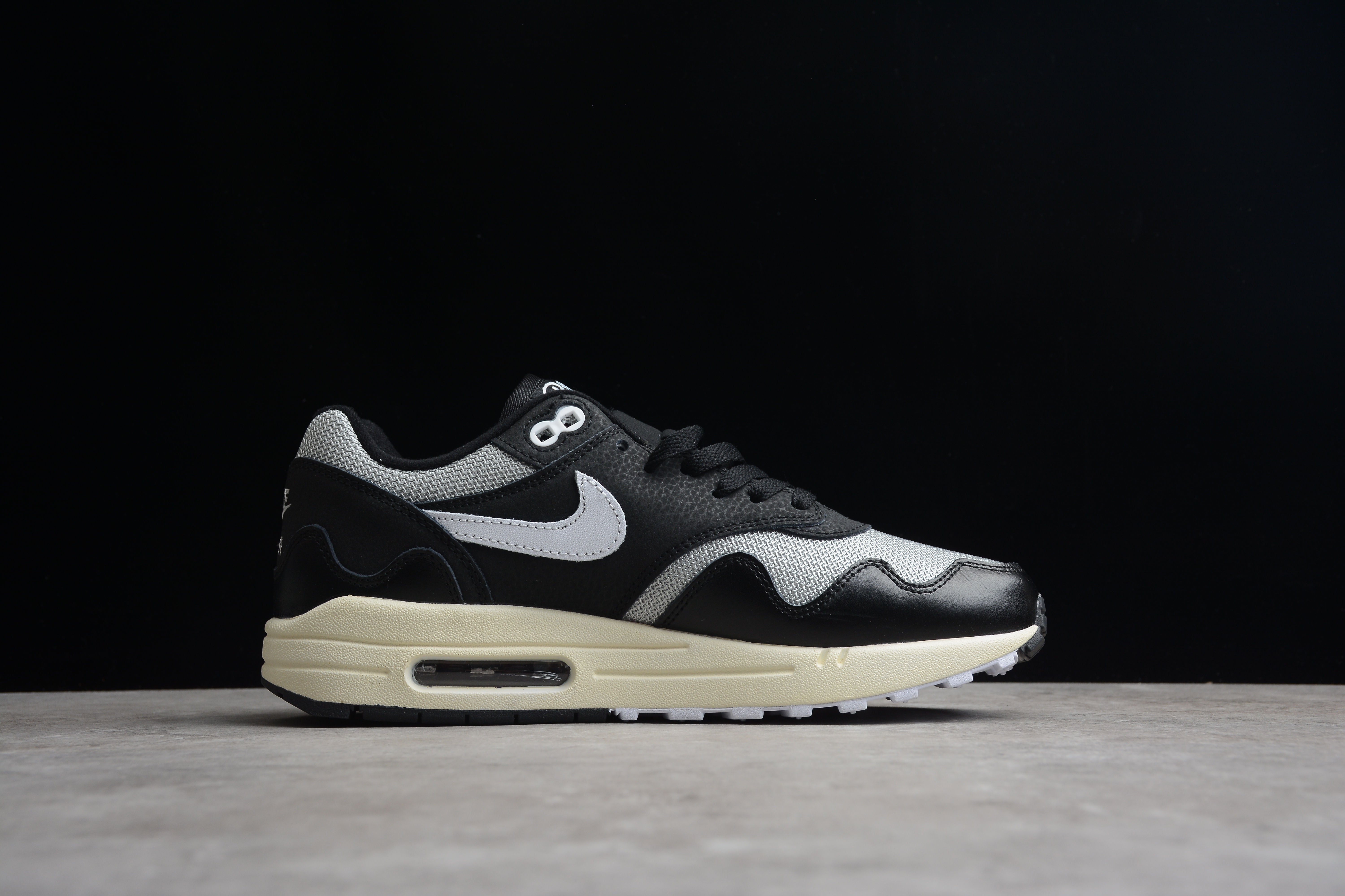 Nike Air max 1 x kasina black