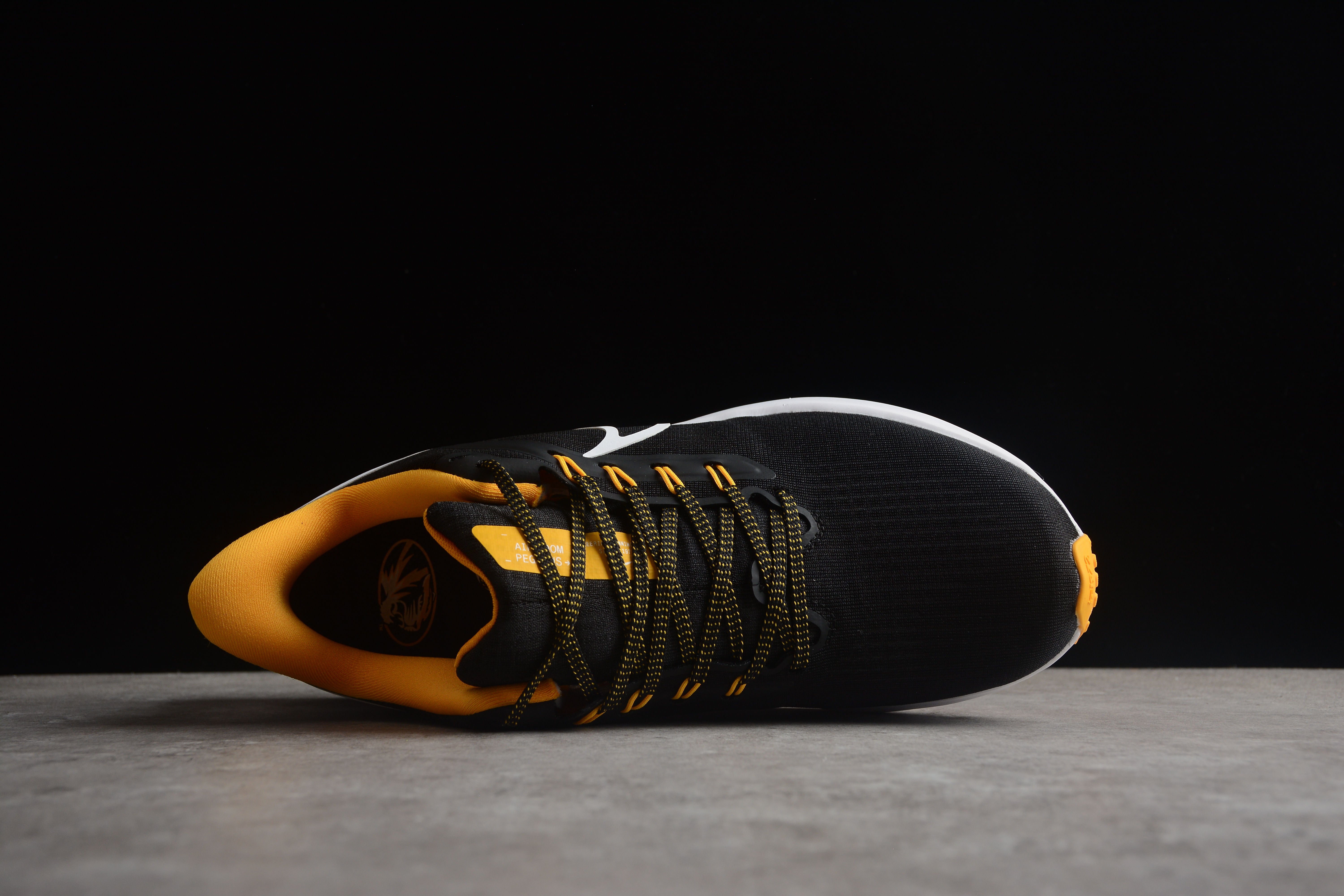 Nike pegasus black yellow