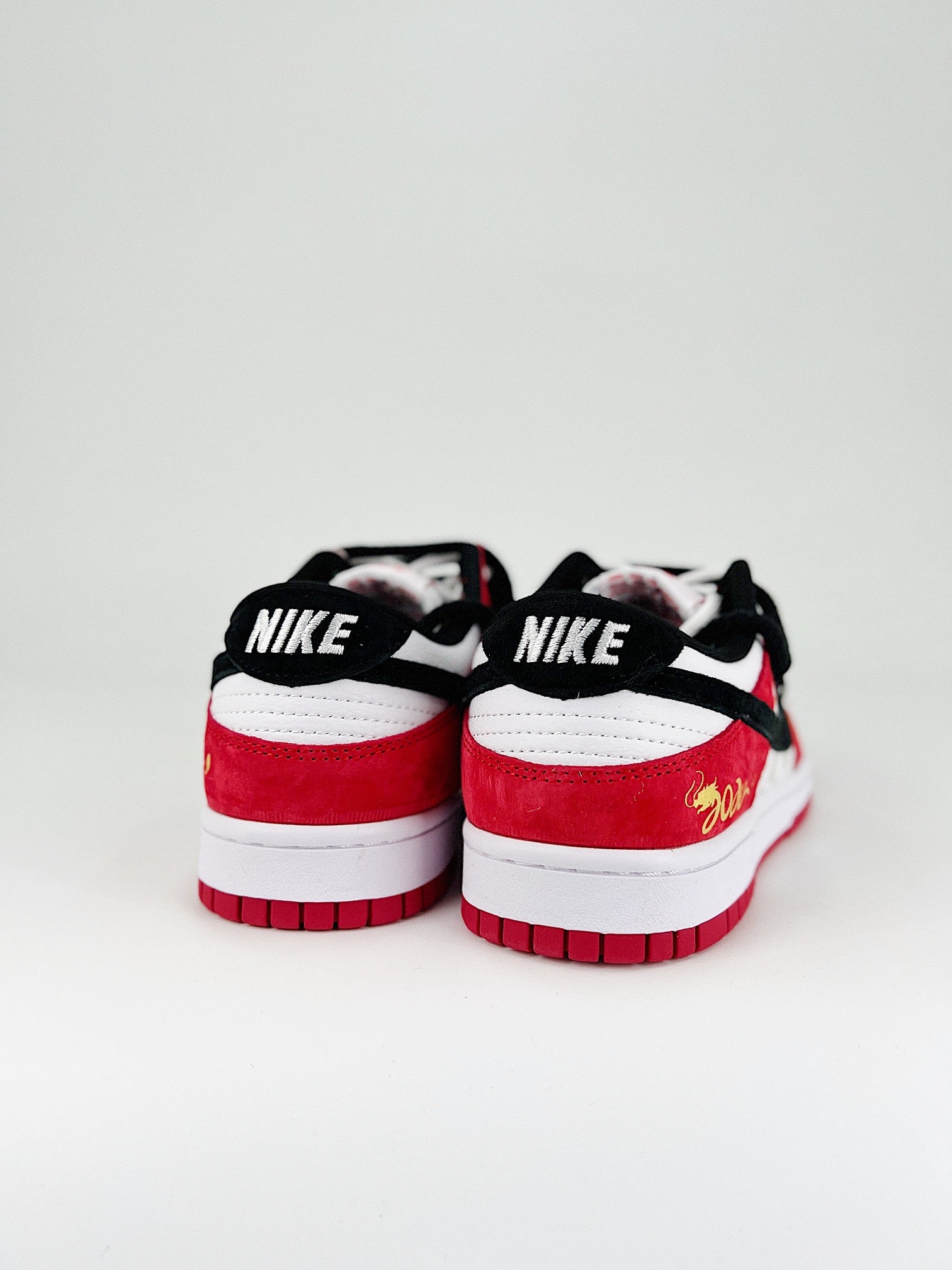 NIKE DUNK LOW RETRO SB & LV
"RED  "