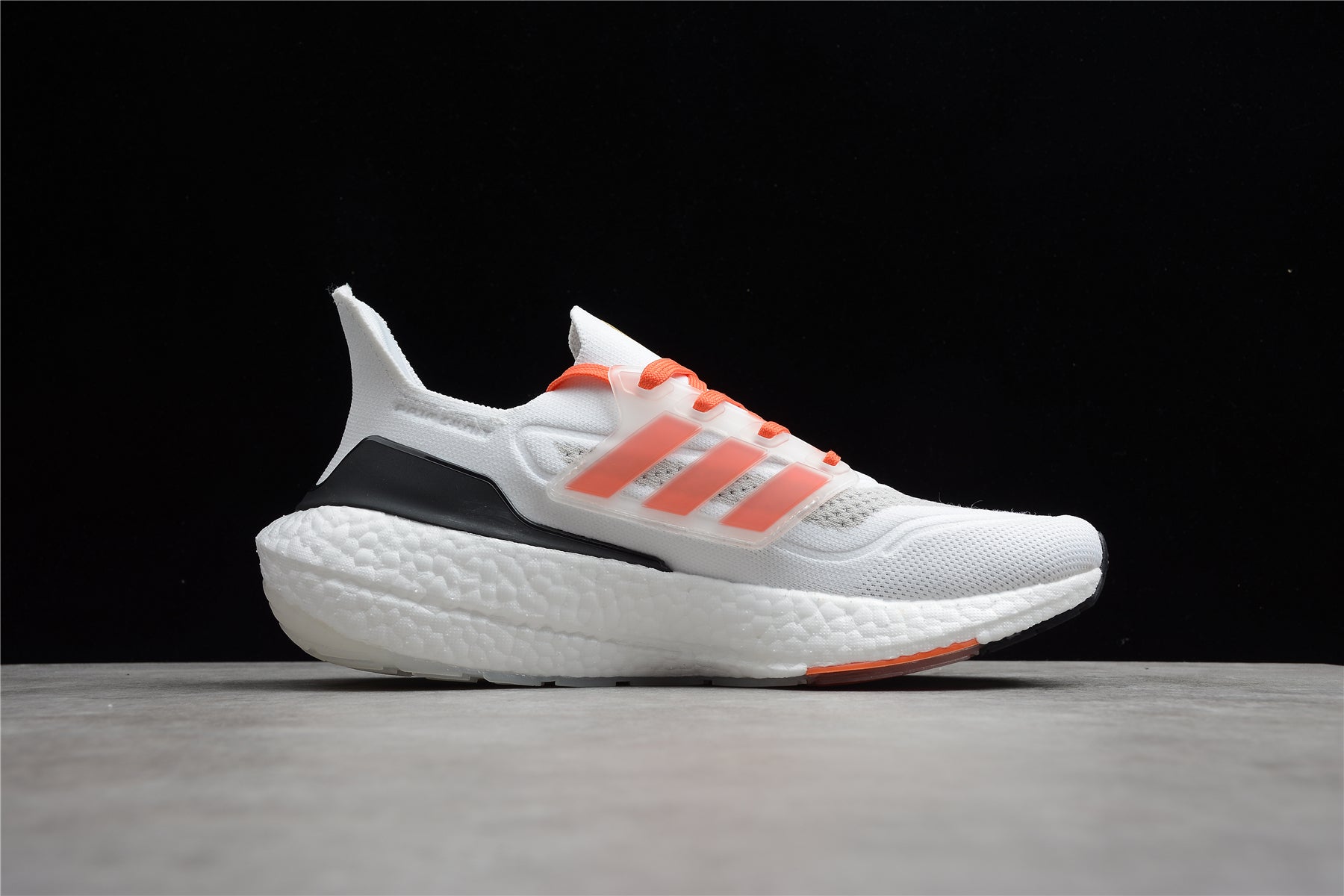 Chaussures Adidas ultraboost blanc/orange/noir