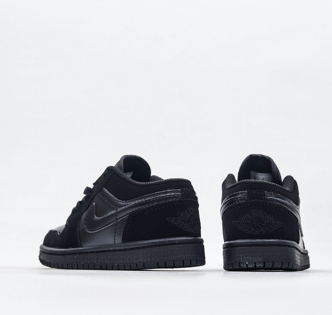Nike air jordan low full black shoes