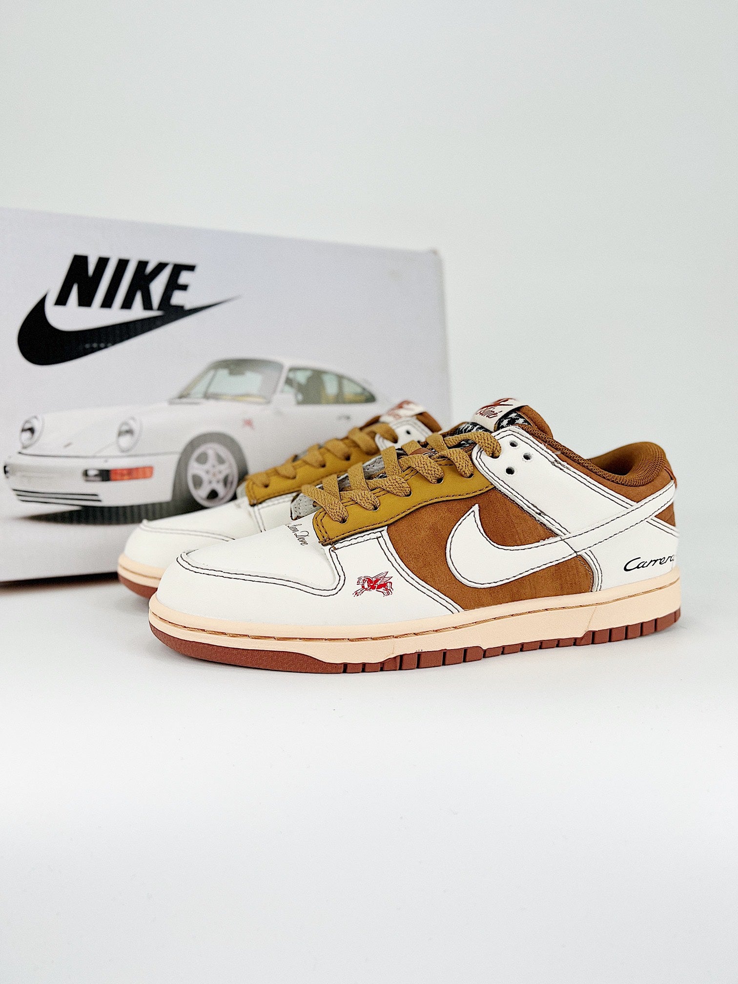 NIKE DUNK LOW PRO SB
"CURRERA"