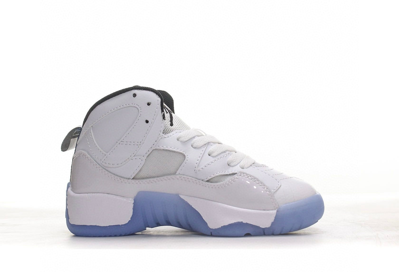Nike air jordan rétro chaussures blanches