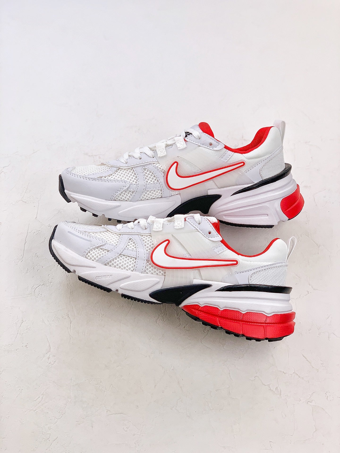 Nike V2k run red