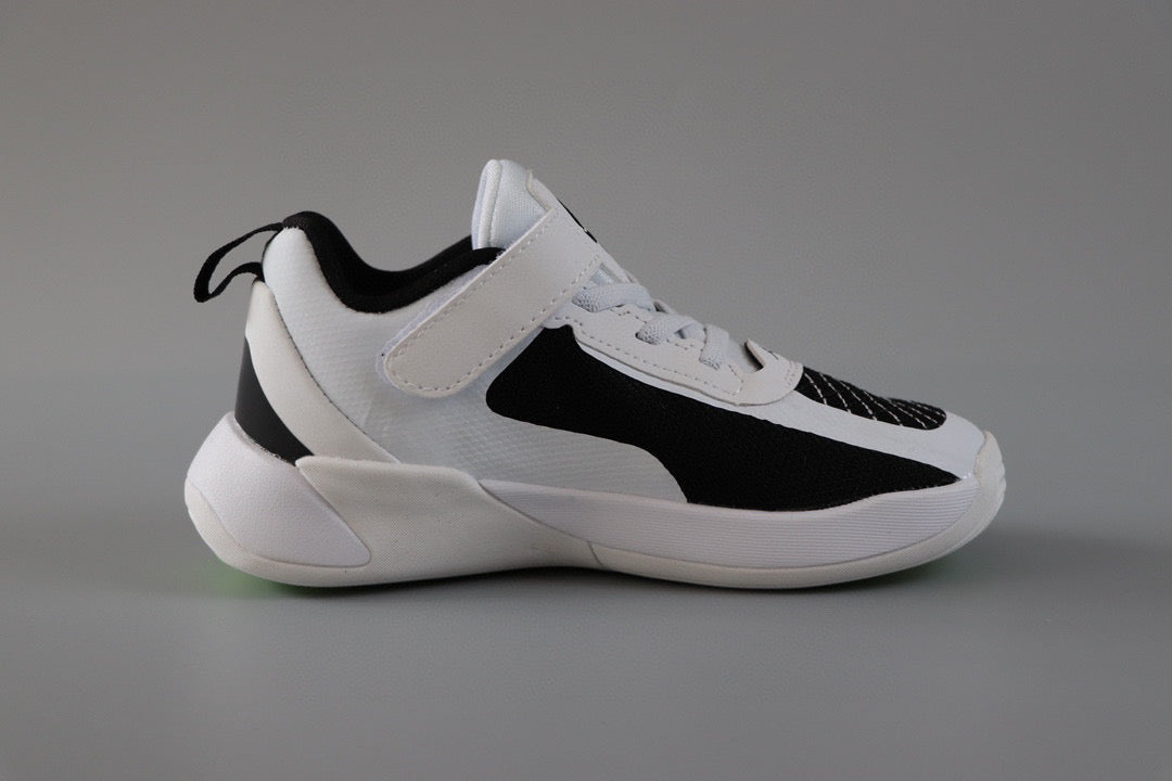 Nike air jordan retro blanc noir jaune chaussures