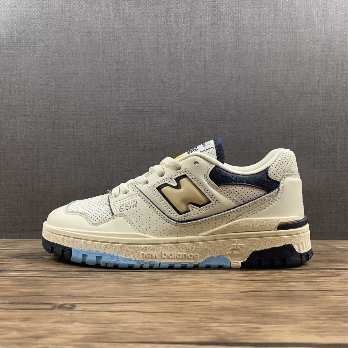 Chaussures NB 550 bleues/noires