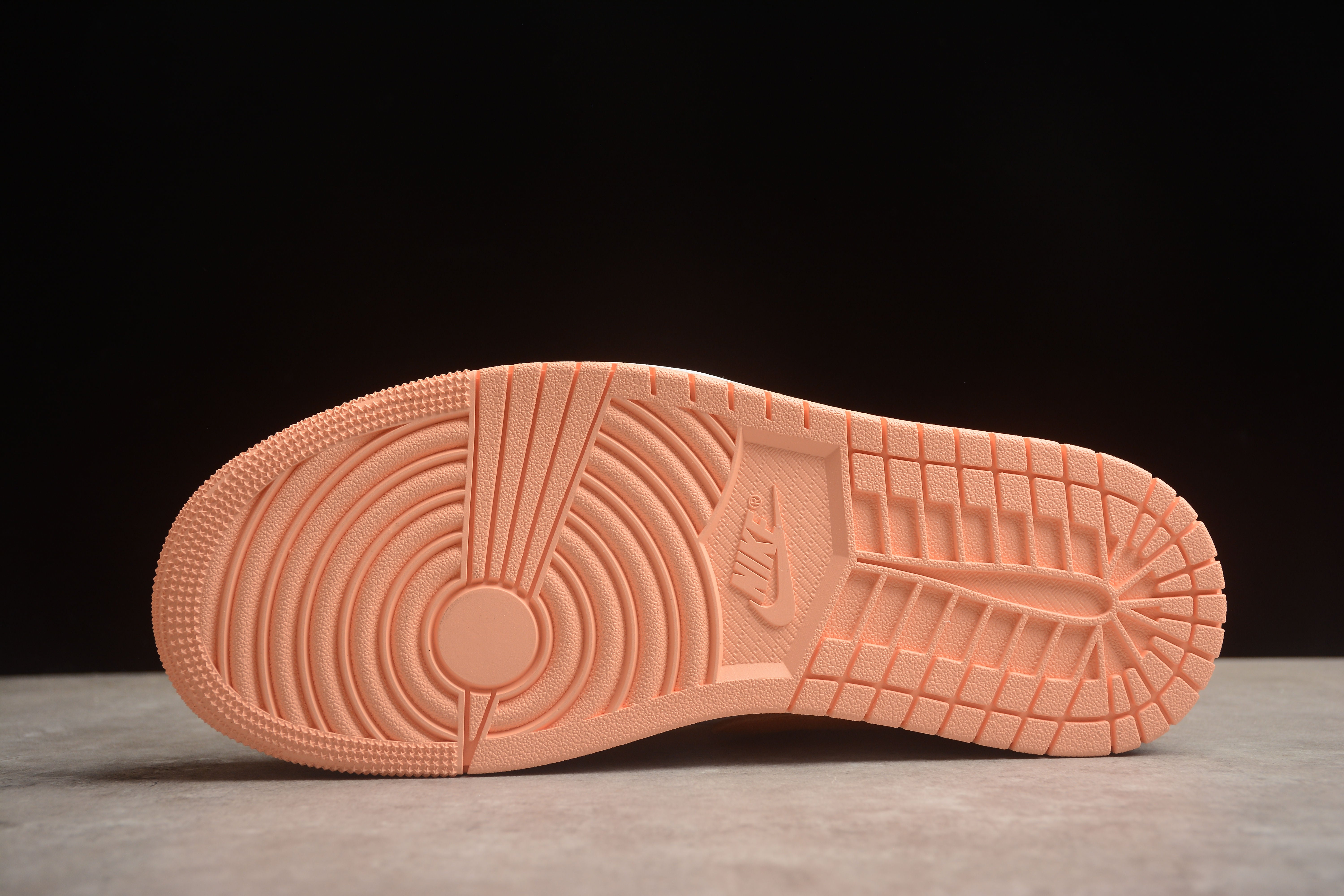 Air jordan low 1 peachy