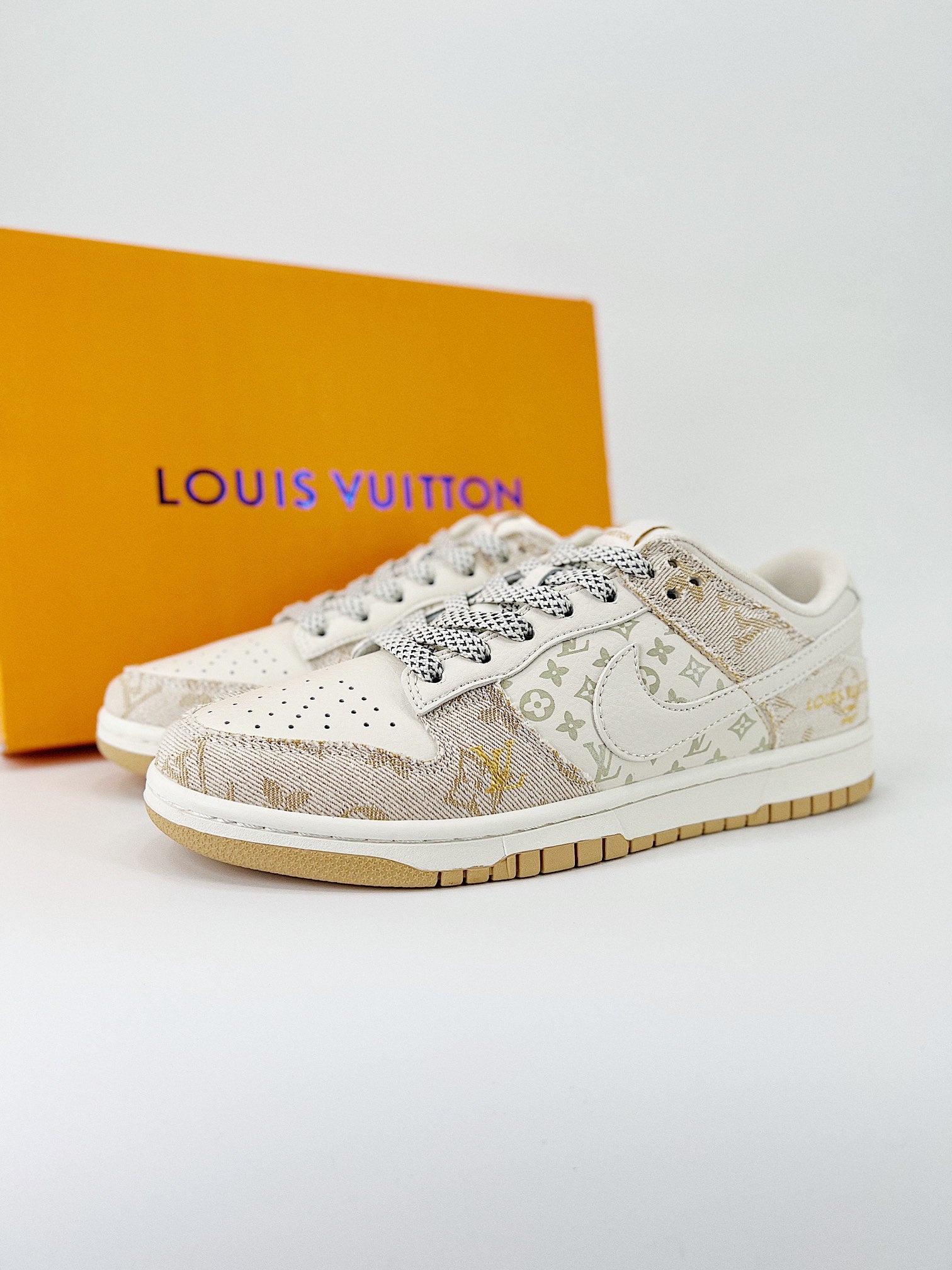 NIKE DUNK LOW RETRO SB & LV
" Beige gold"