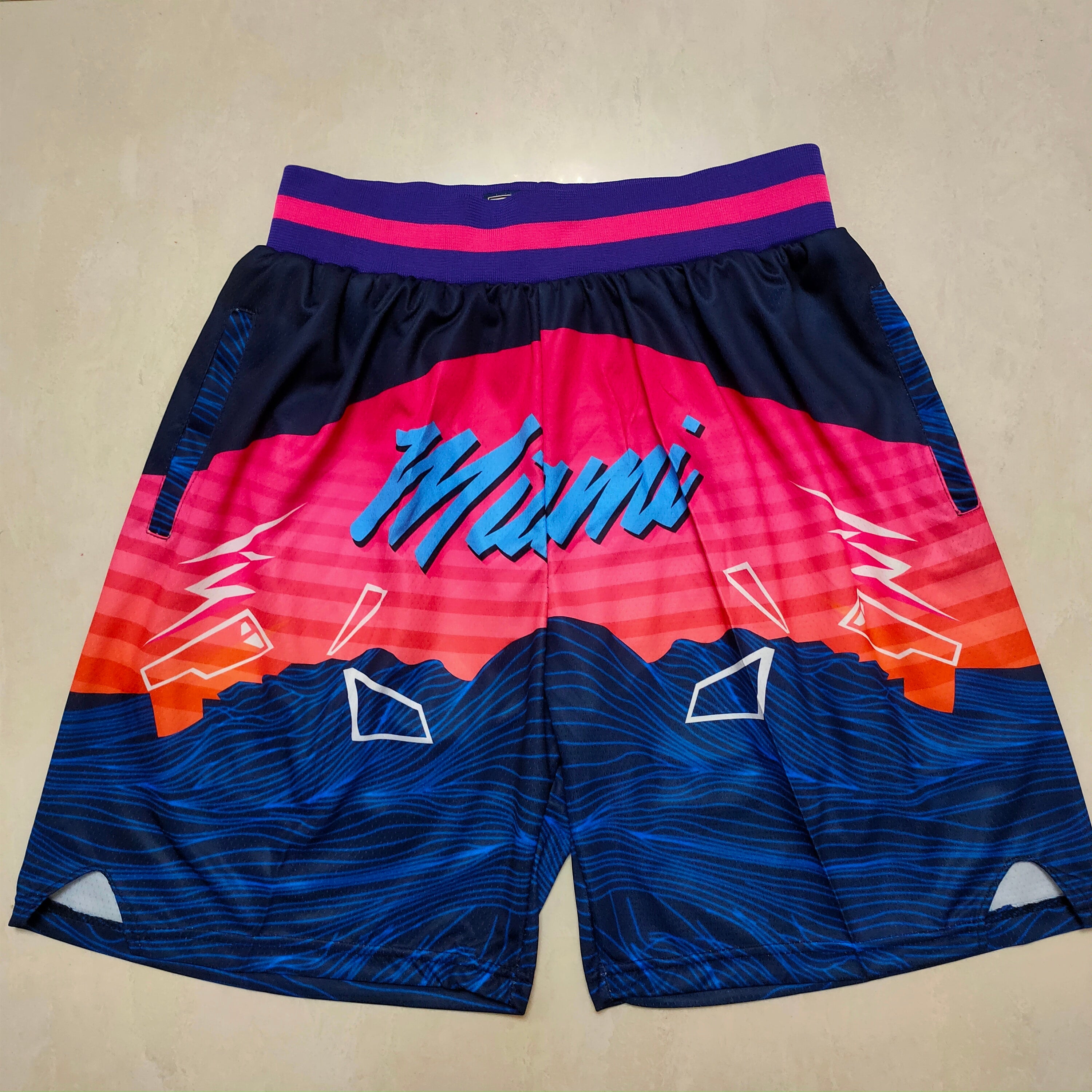 Short Miami Heat rose-bleu foncé