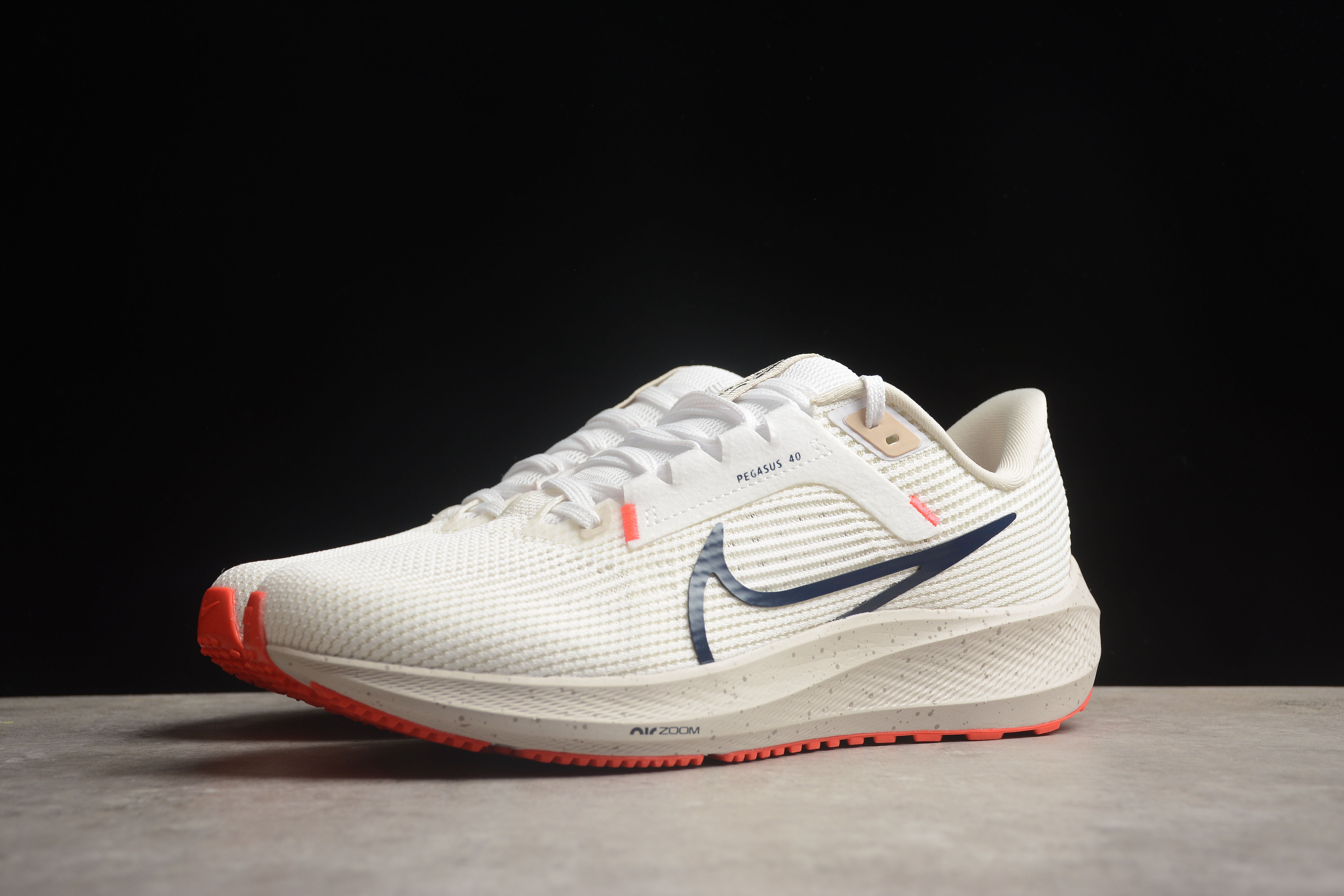 Air zoom pegasus 40 blanc cassé/ orange