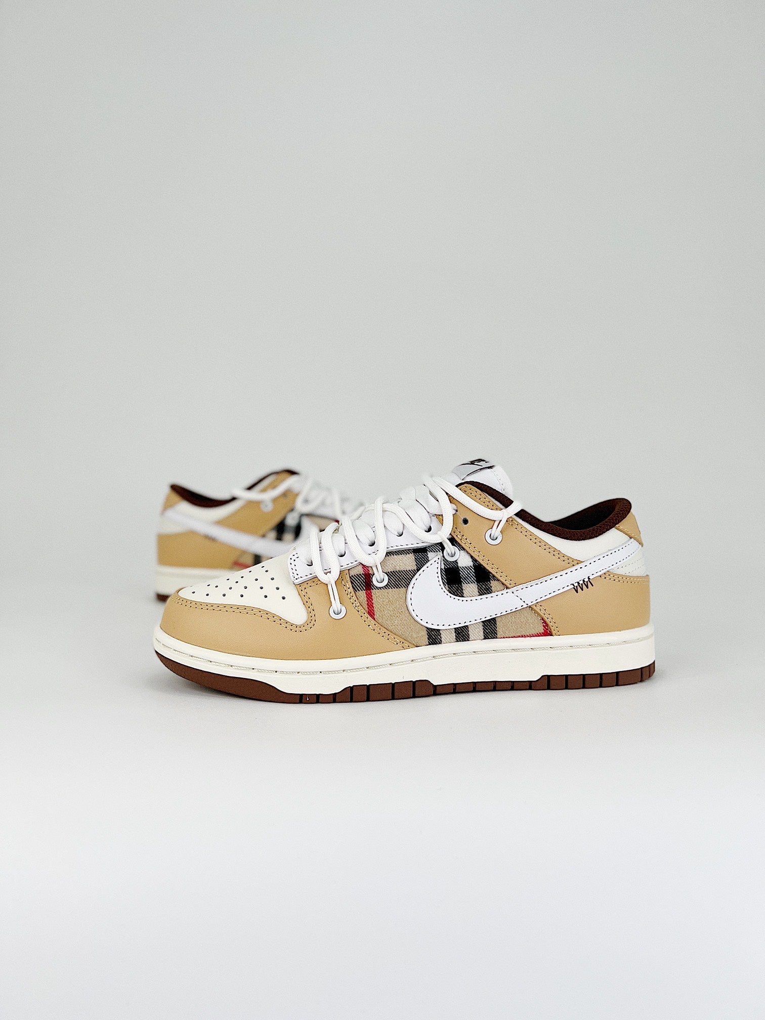 Nike SB Dunk Low beige