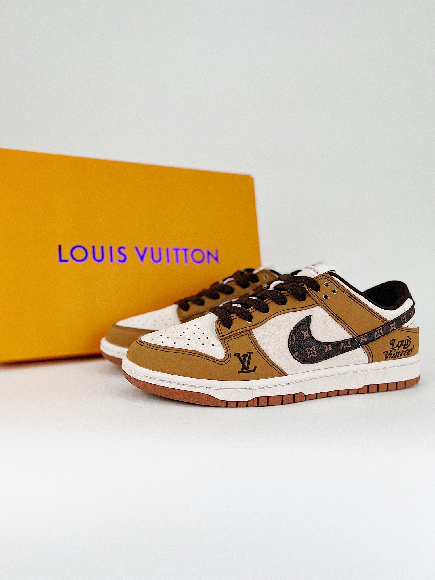 Nike SB Dunk low brown LV