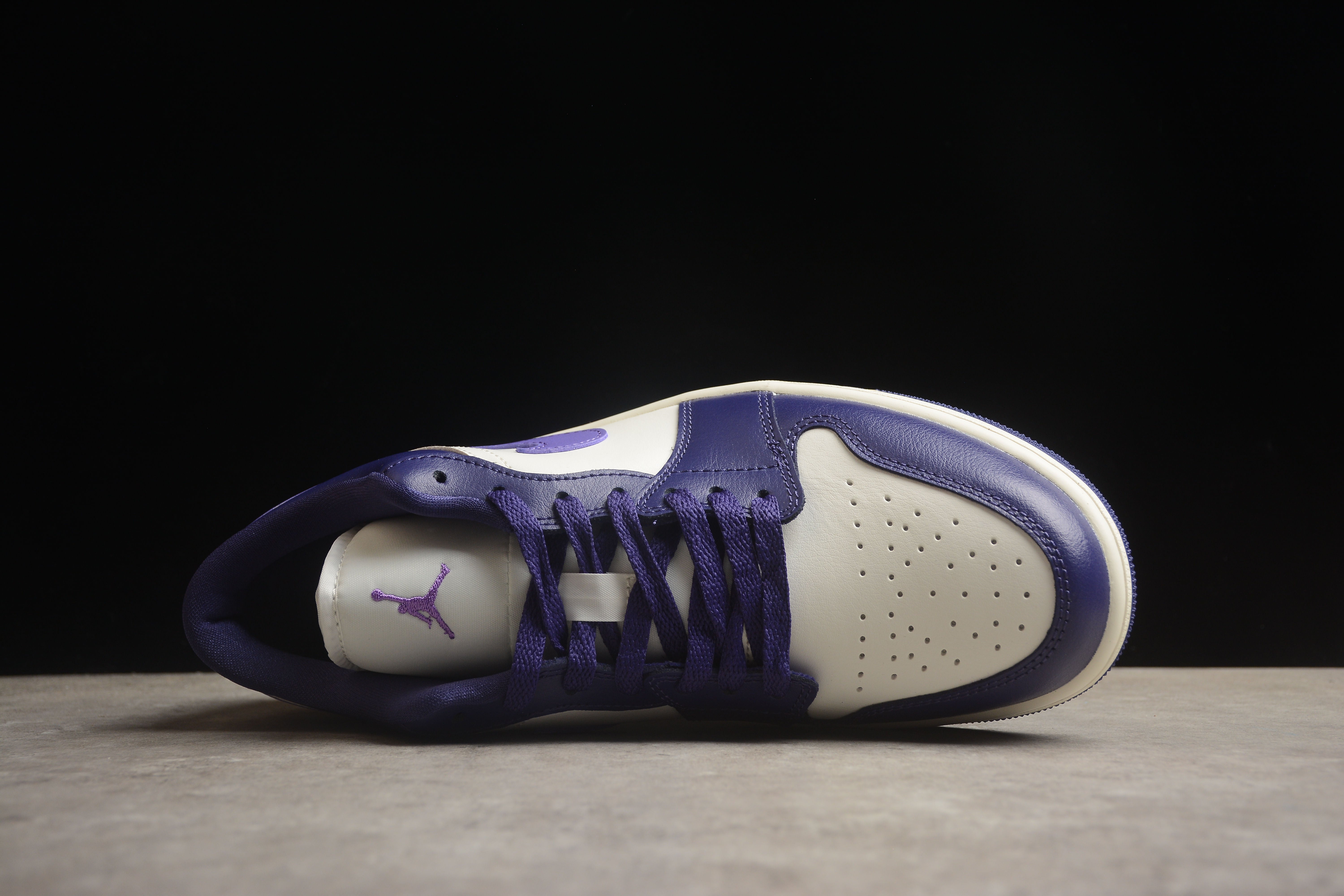 Air jordan low 1 purple