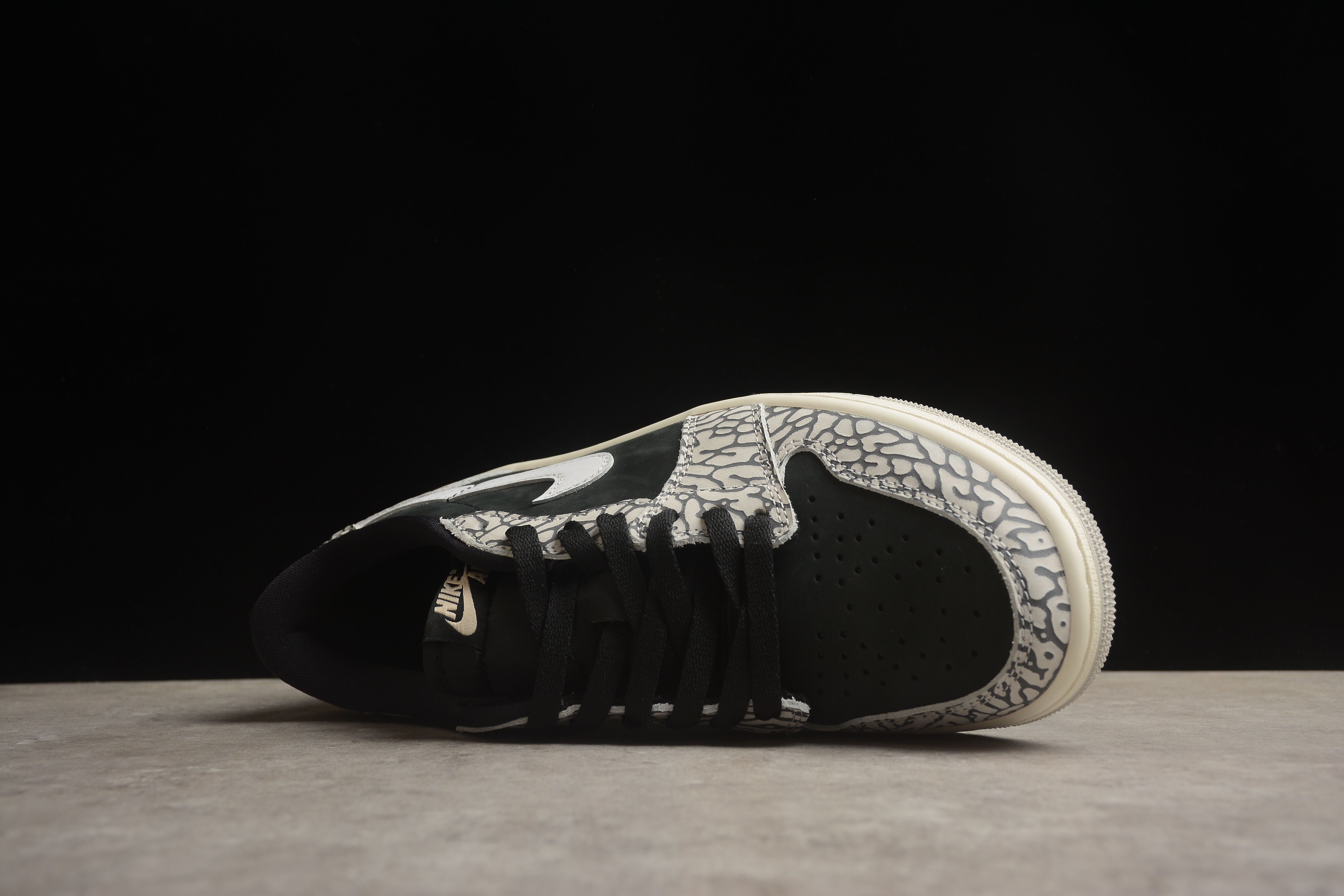 Air jordan low 1 grey