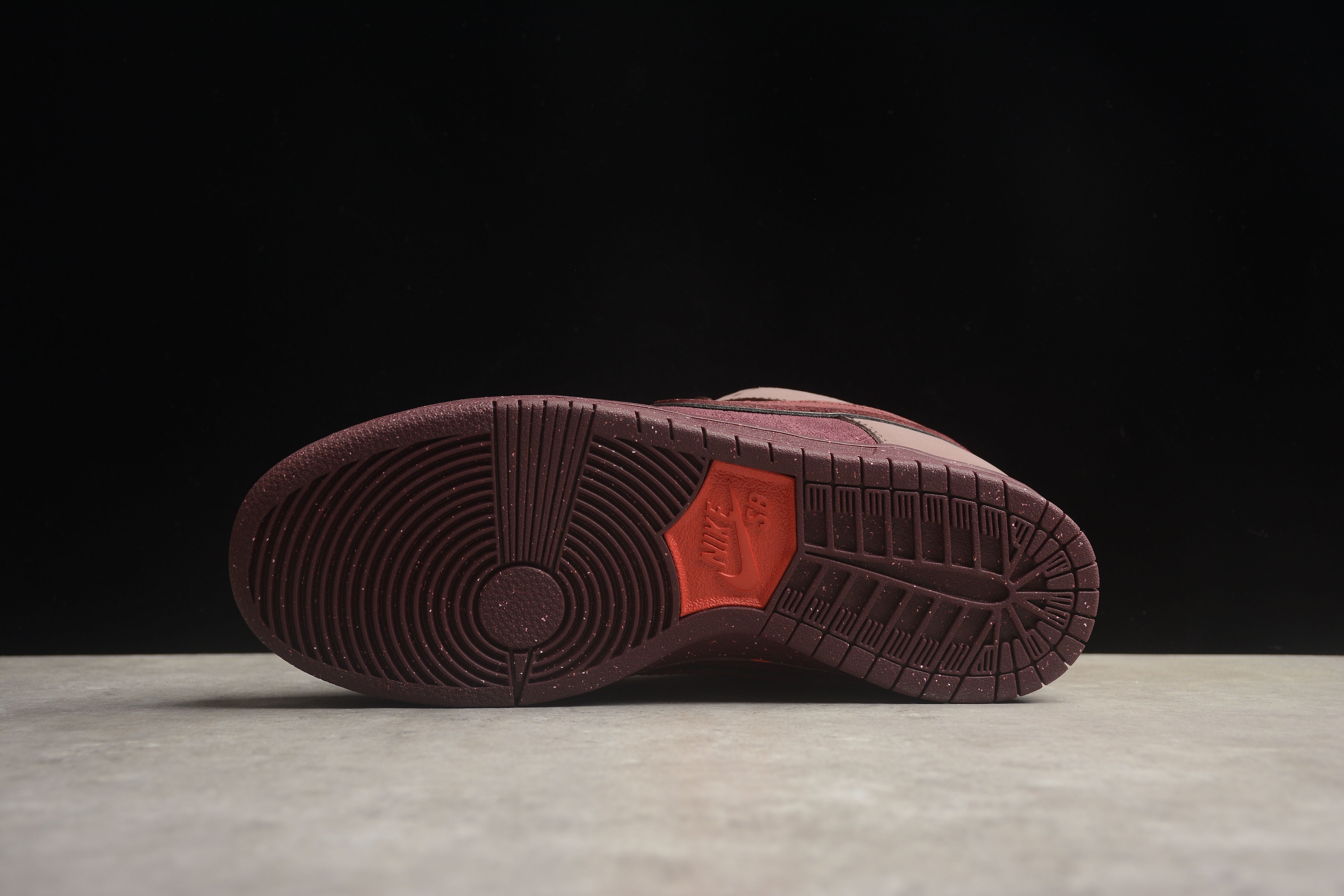 Nike SB dunk low burgundy valentines shoes