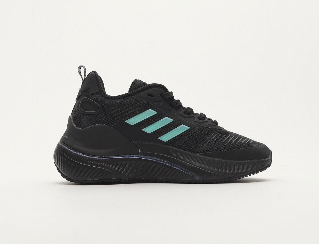 Adidas courir des chaussures noires