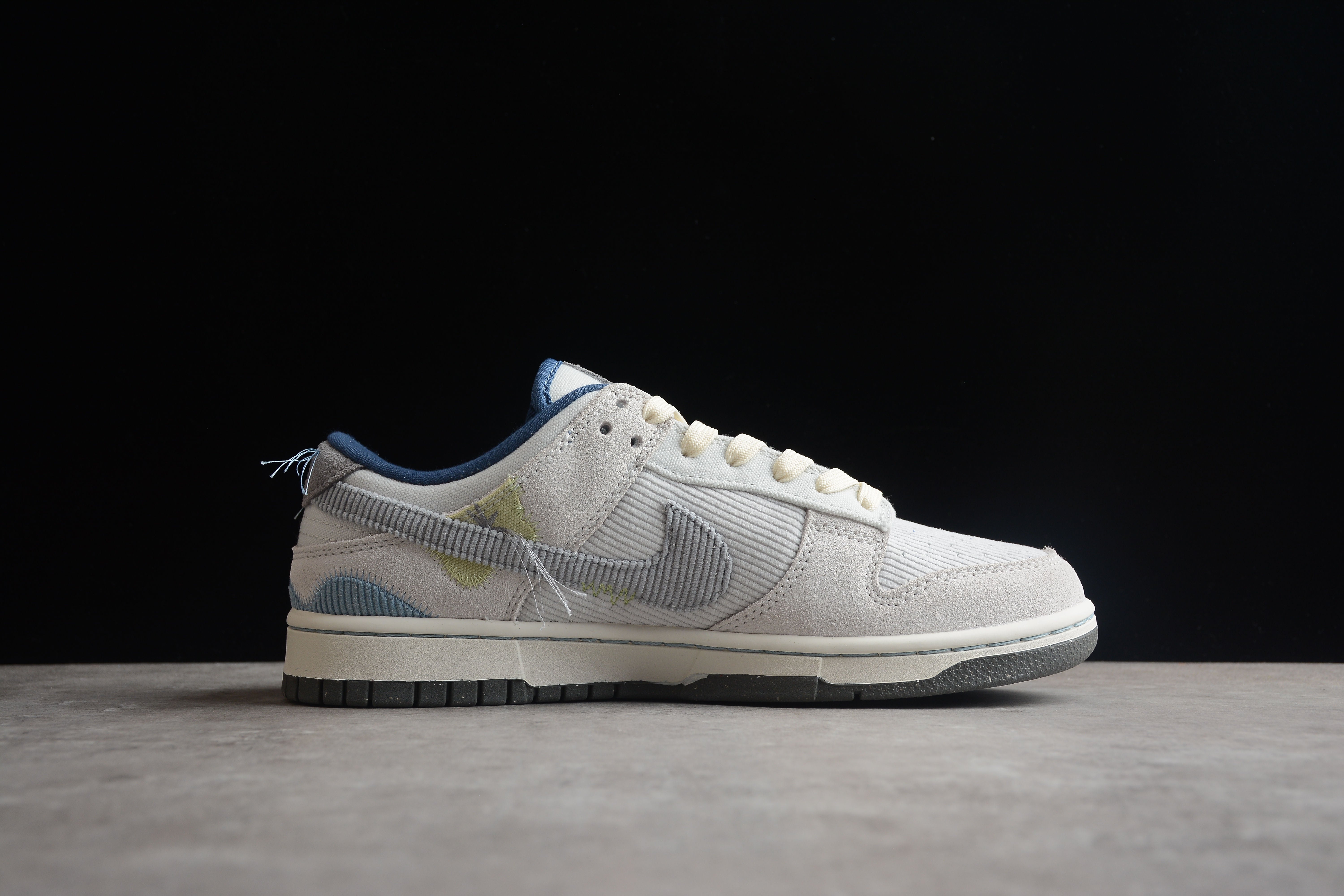 Nike SB dunk low  ribbed shoes