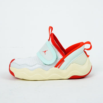 Chaussures Jordan shark beiges et rouges