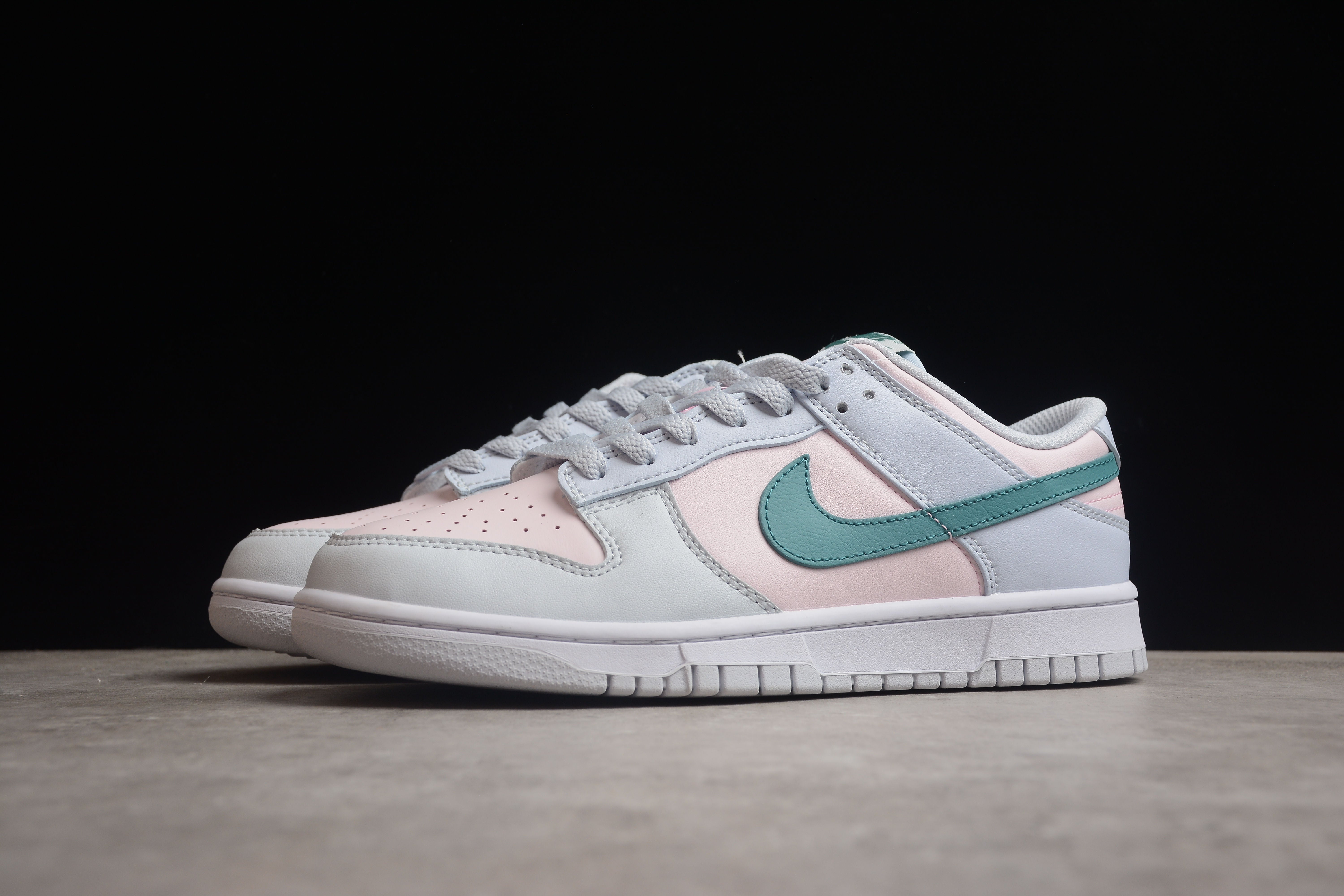 Nike SB dunk low light cyan pink shoes