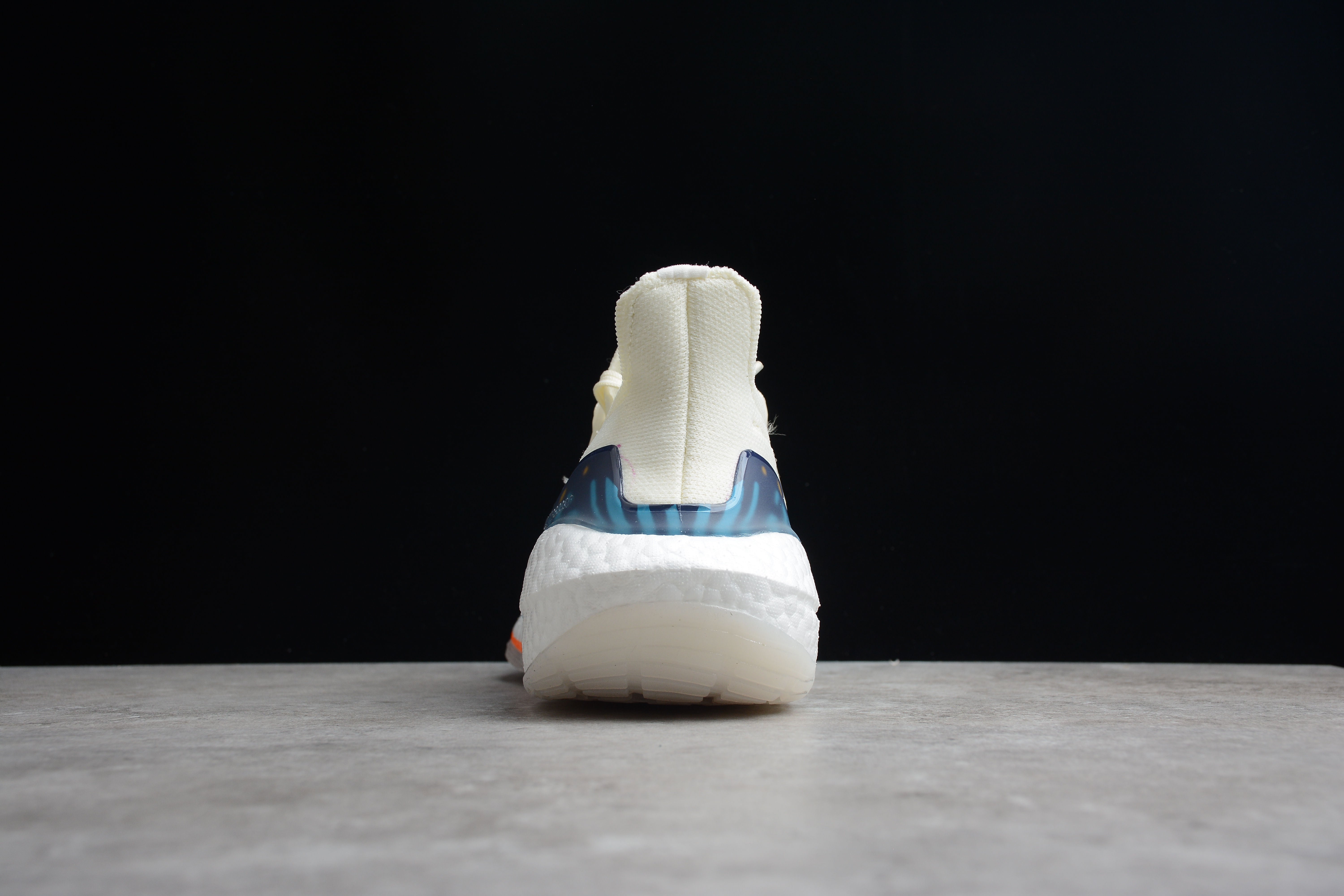 Chaussures Adidas ultraboost blanc-bleu