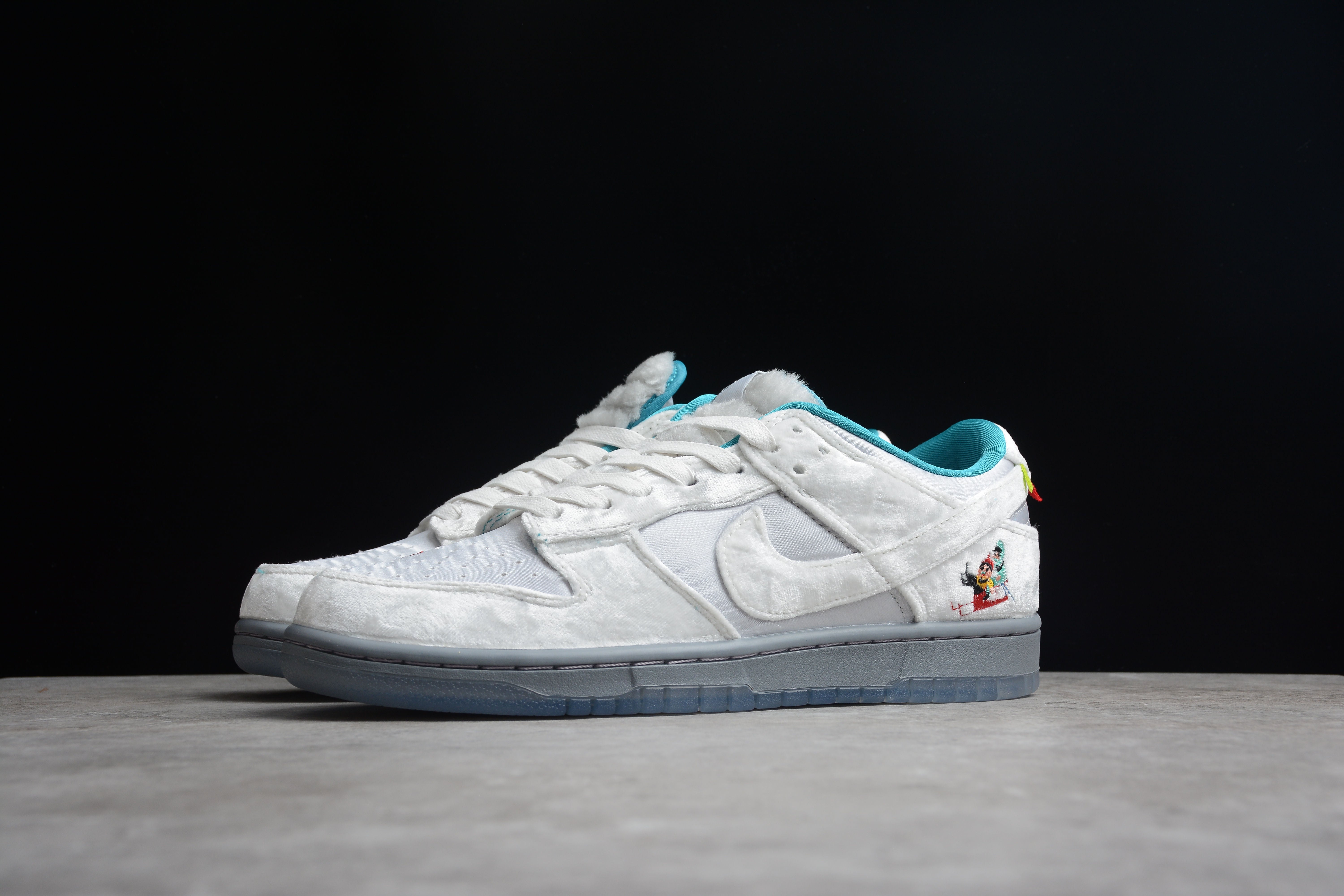 Nike SB dunk low  ice shoes