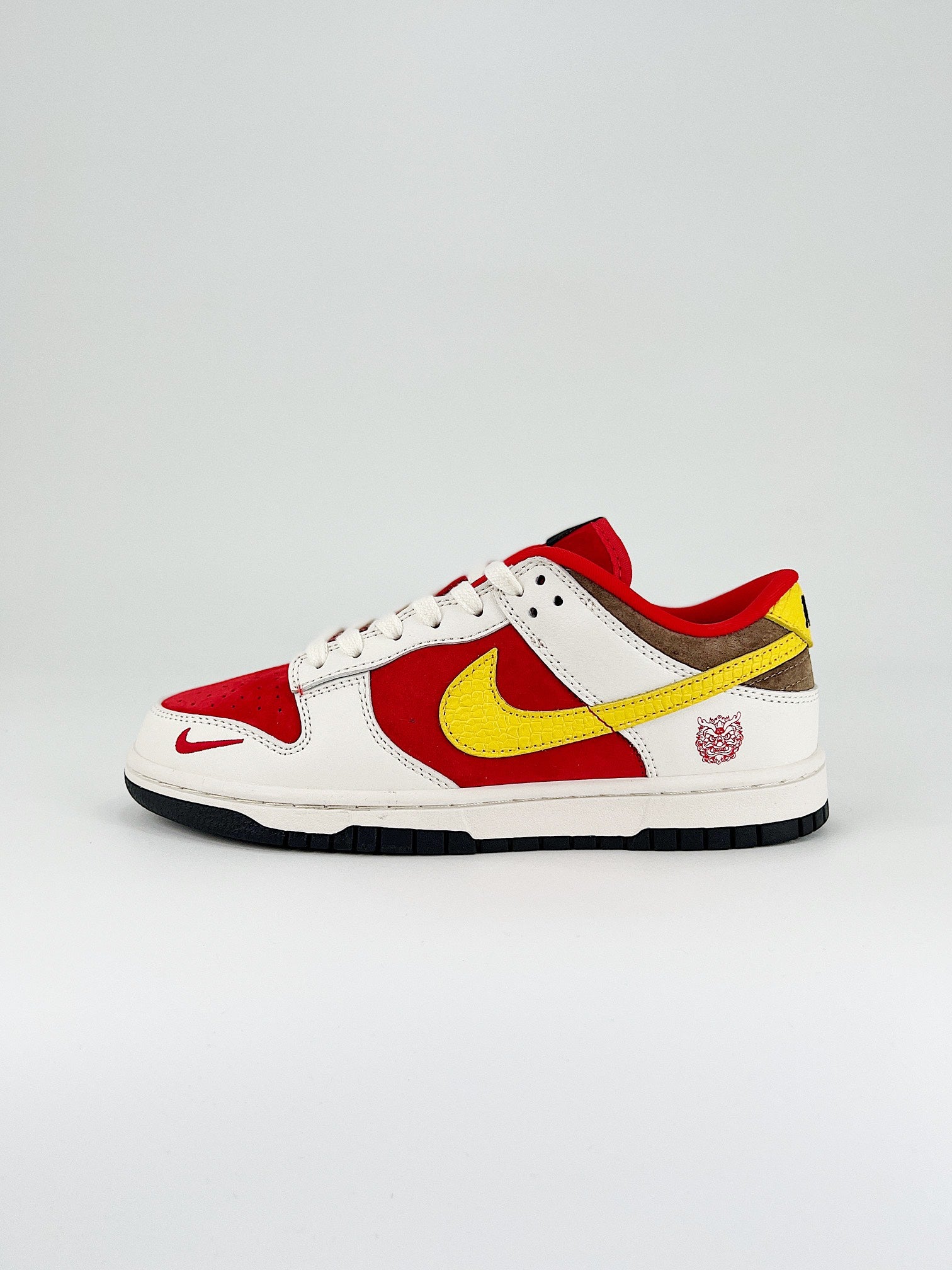 NIKE DUNK LOW RETRO SB 
"Chinese DRAGON"