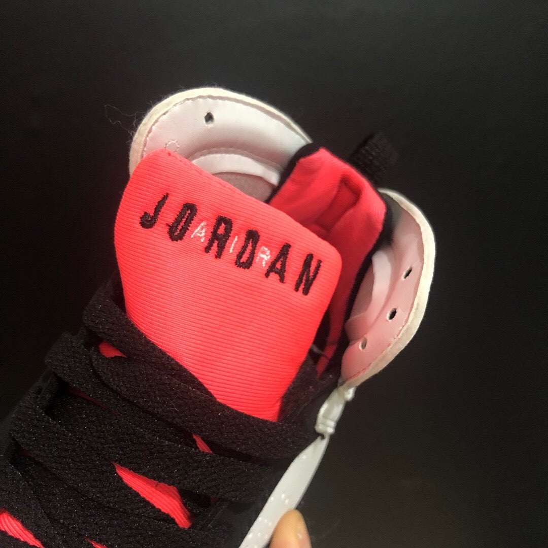 Nike air jordan retro white red black shoes