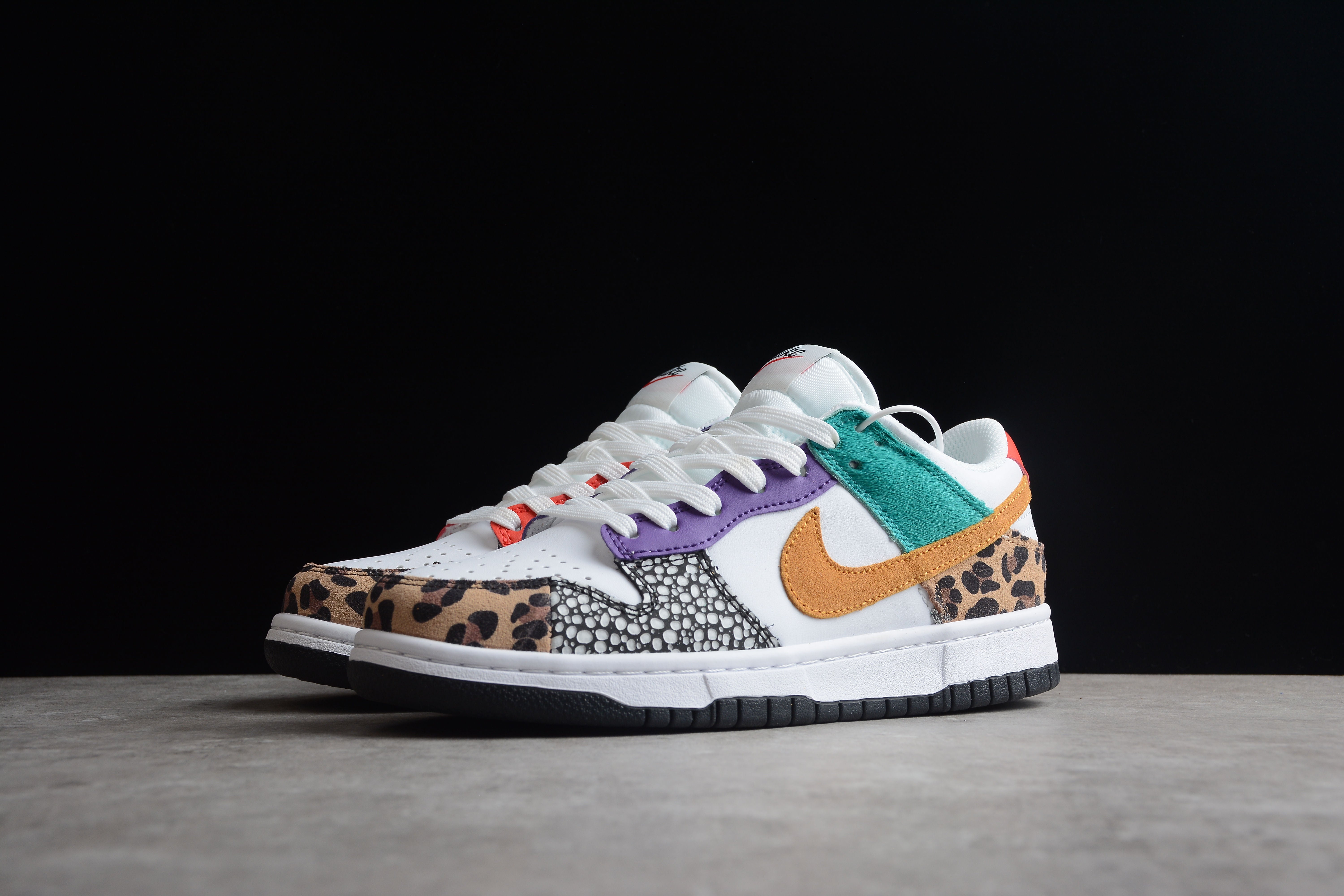 Nike SB low dunk patches shoes