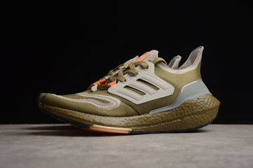 Chaussures Adidas Ultraboost vert olive