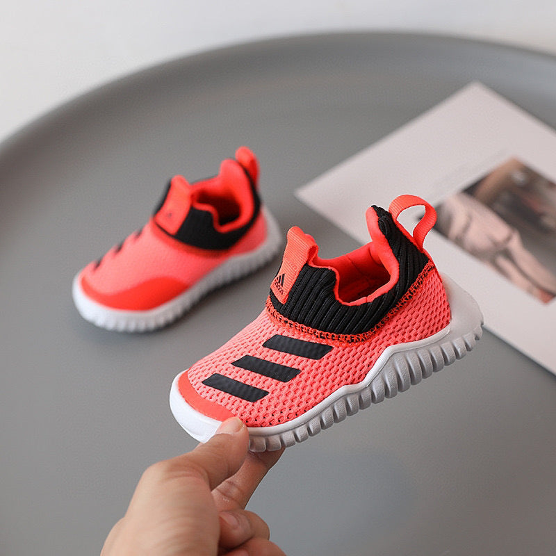 Adidas courir des chaussures rouges