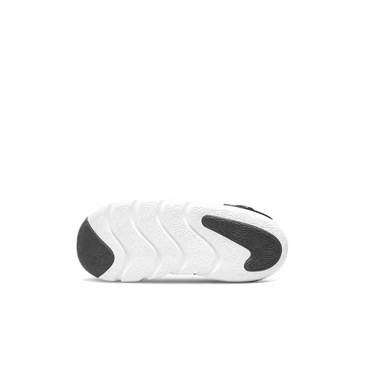 Nike striped black shoes